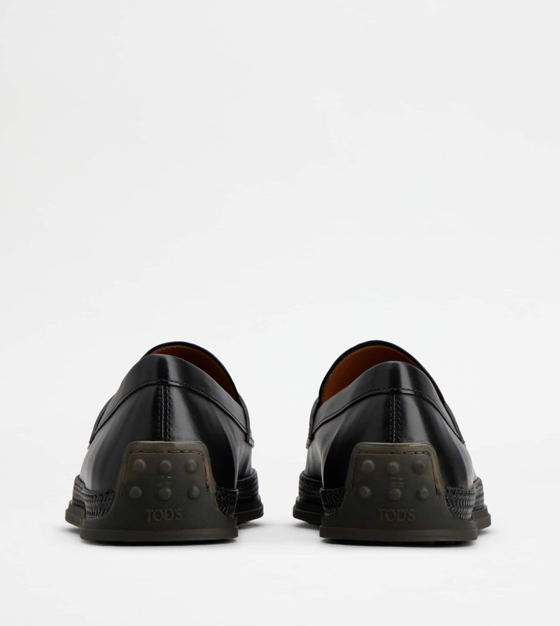 LOAFERS IN LEATHER - BLACK 3