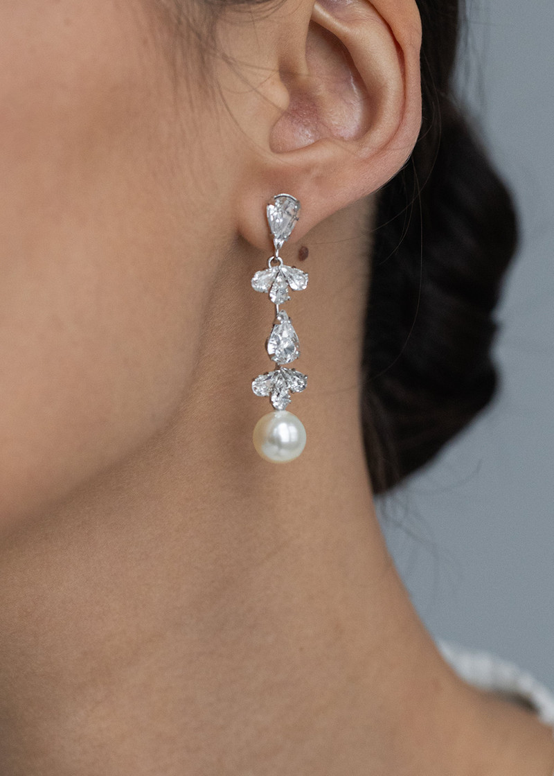 Jennifer Behr Betta Earrings outlook