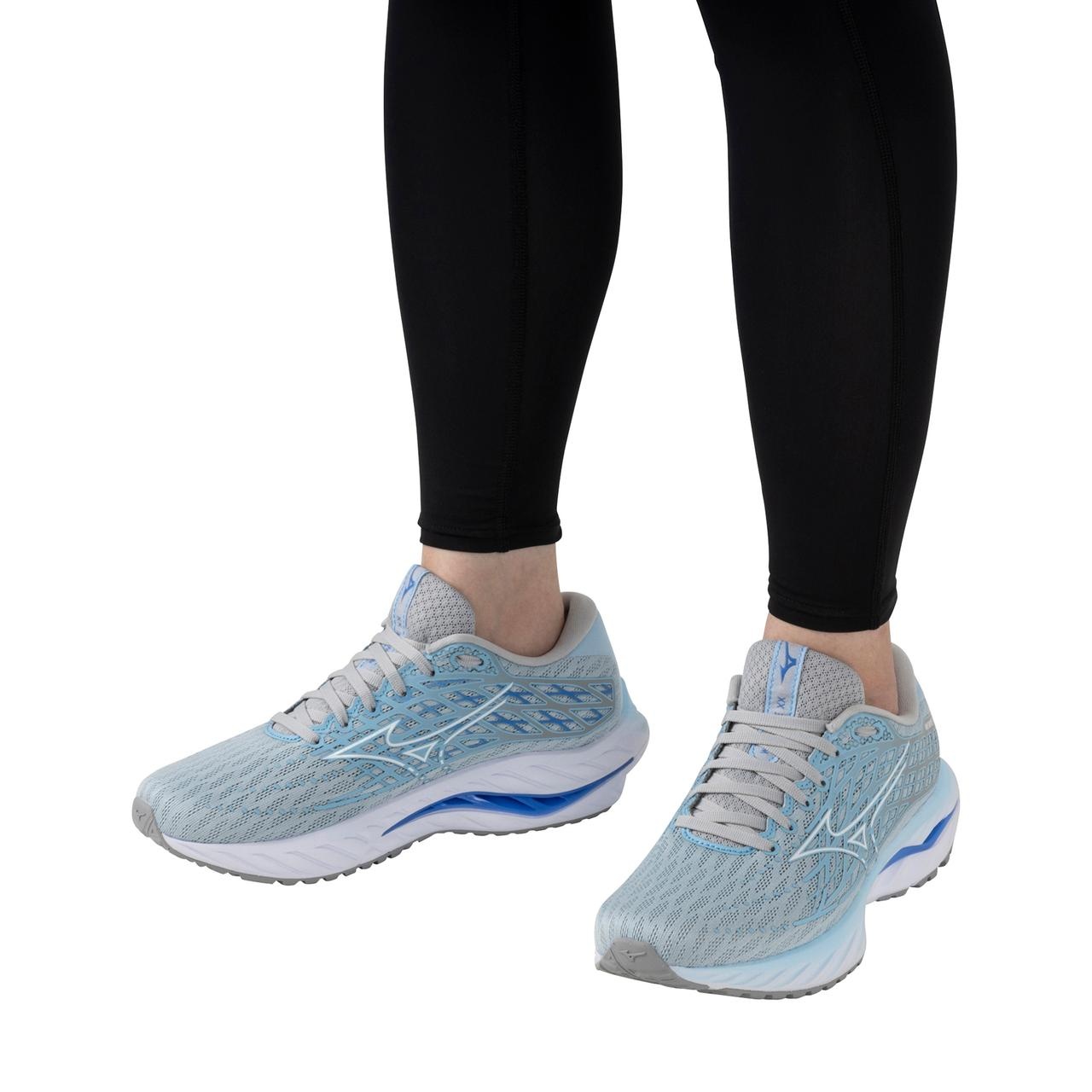 Women's Wave Inspire 20 D Running Shoe - 10