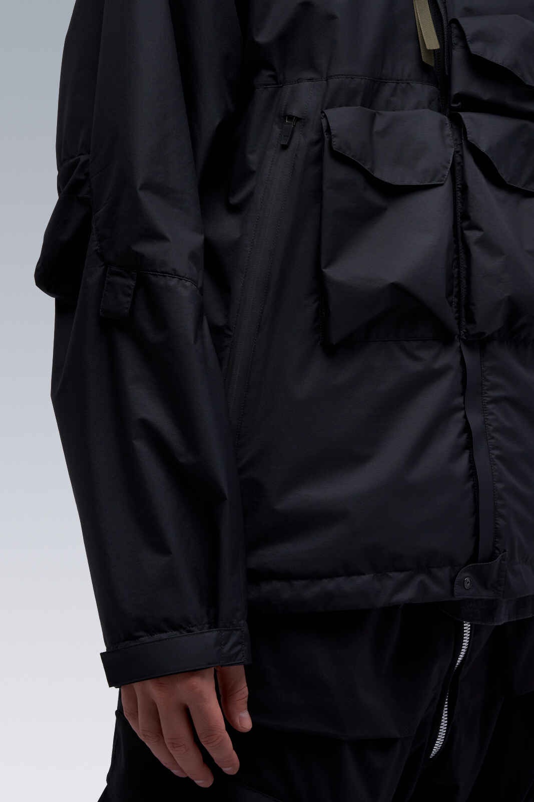 J28-WS 2L Gore-Tex Infinium™ Windstopper® Interops Jacket Black - 21