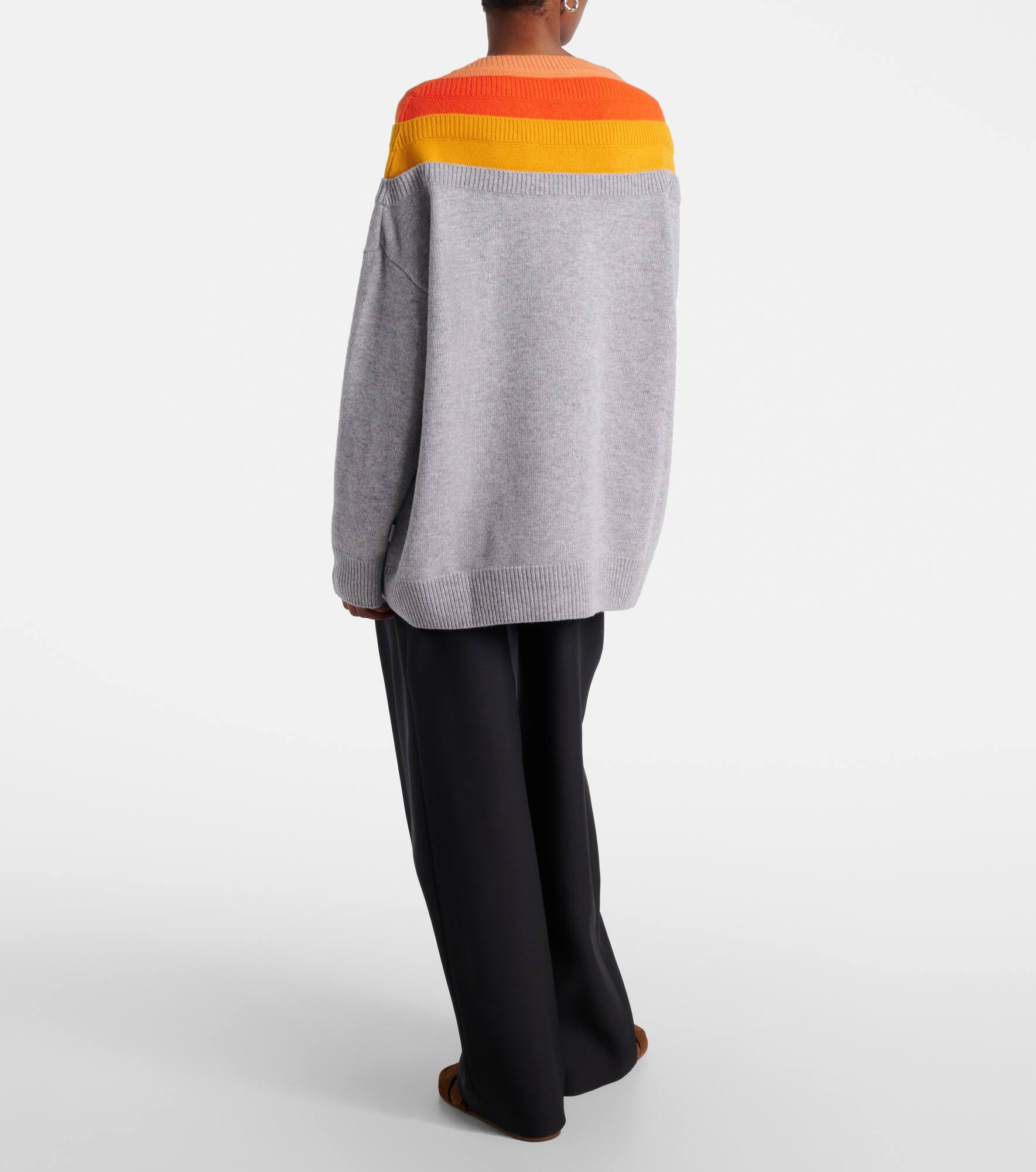 Layered wool sweater - 3