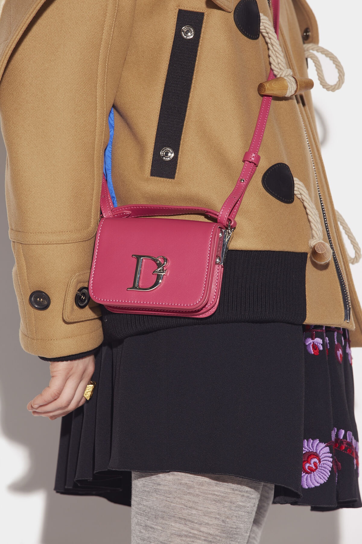 D2 STATEMENT CROSSBODY - 6