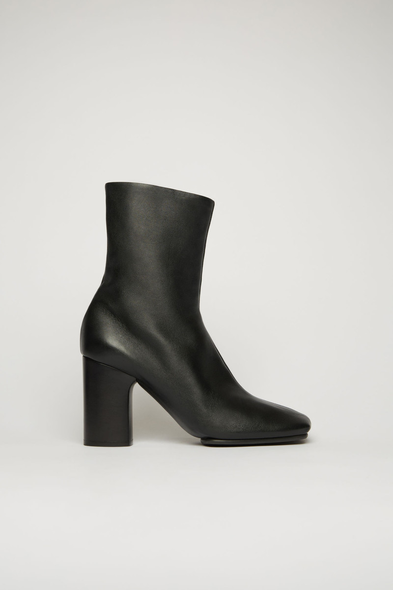 Leather ankle boots black 1