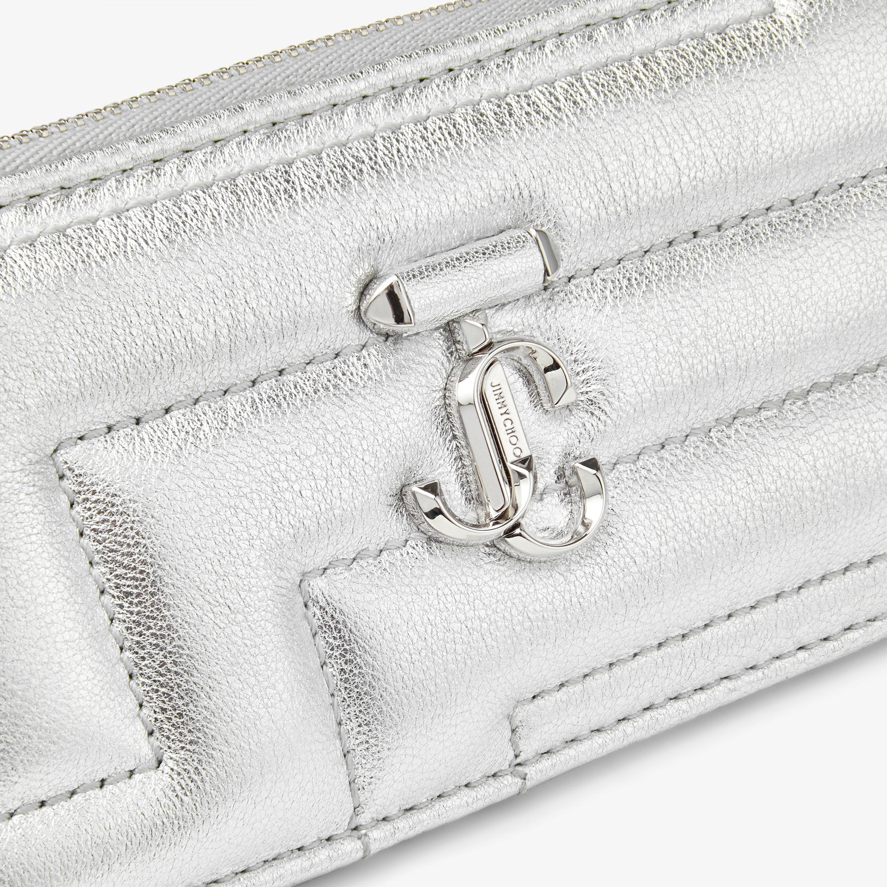 Lize-Z
Silver Avenue Metallic Nappa Leather Card Holder with JC Emblem 3