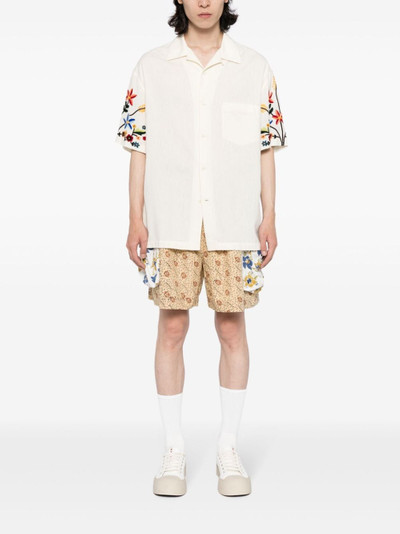 Story mfg. contrast floral-print organic cotton shorts outlook