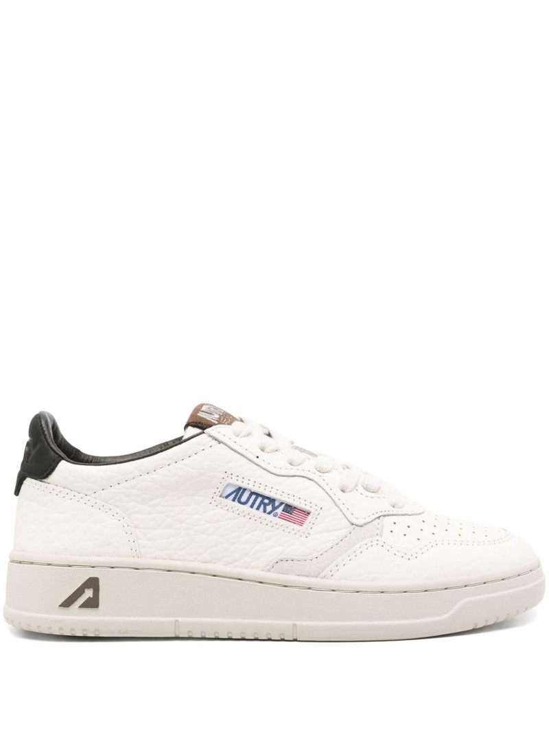 Medalist sneakers 1