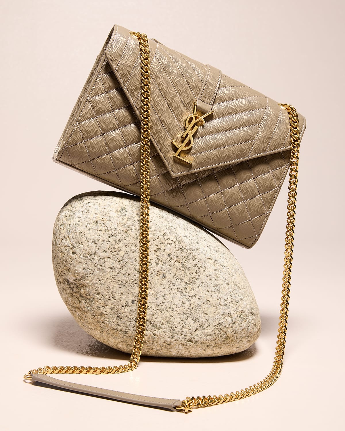 Envelope Triquilt Medium YSL Shoulder Bag in Grained Leather - 8