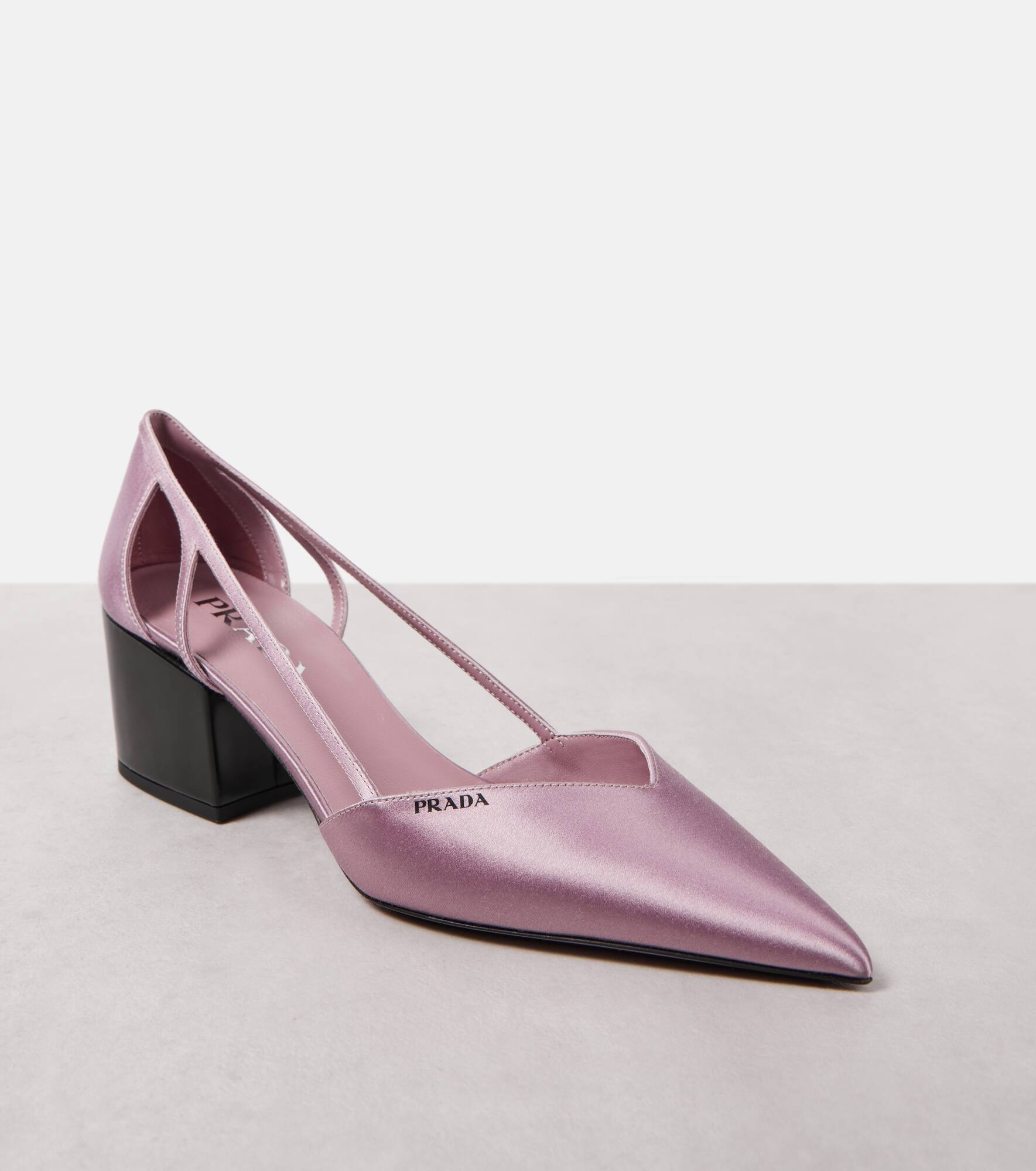 Cutout satin pumps - 5