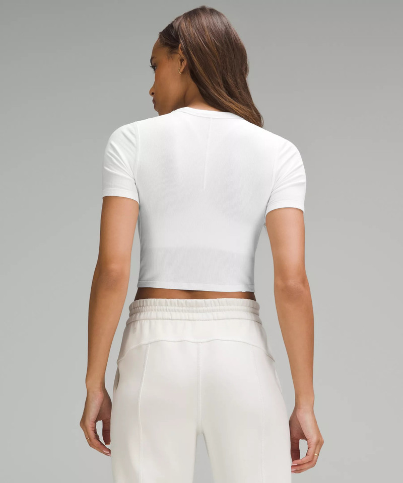 Hold Tight Straight Hem Cropped T-Shirt 3