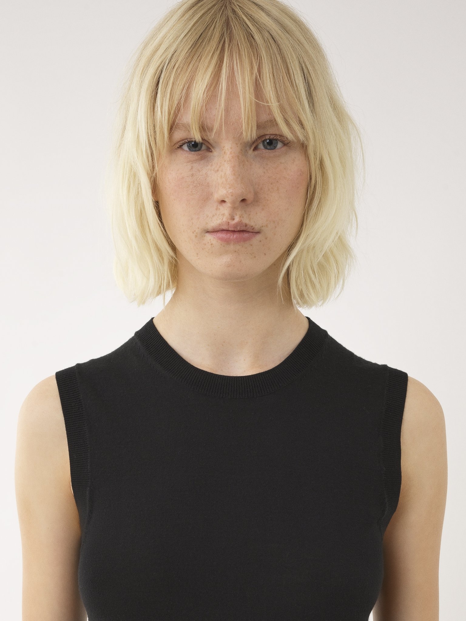 SLEEVELESS SWEATER - 6