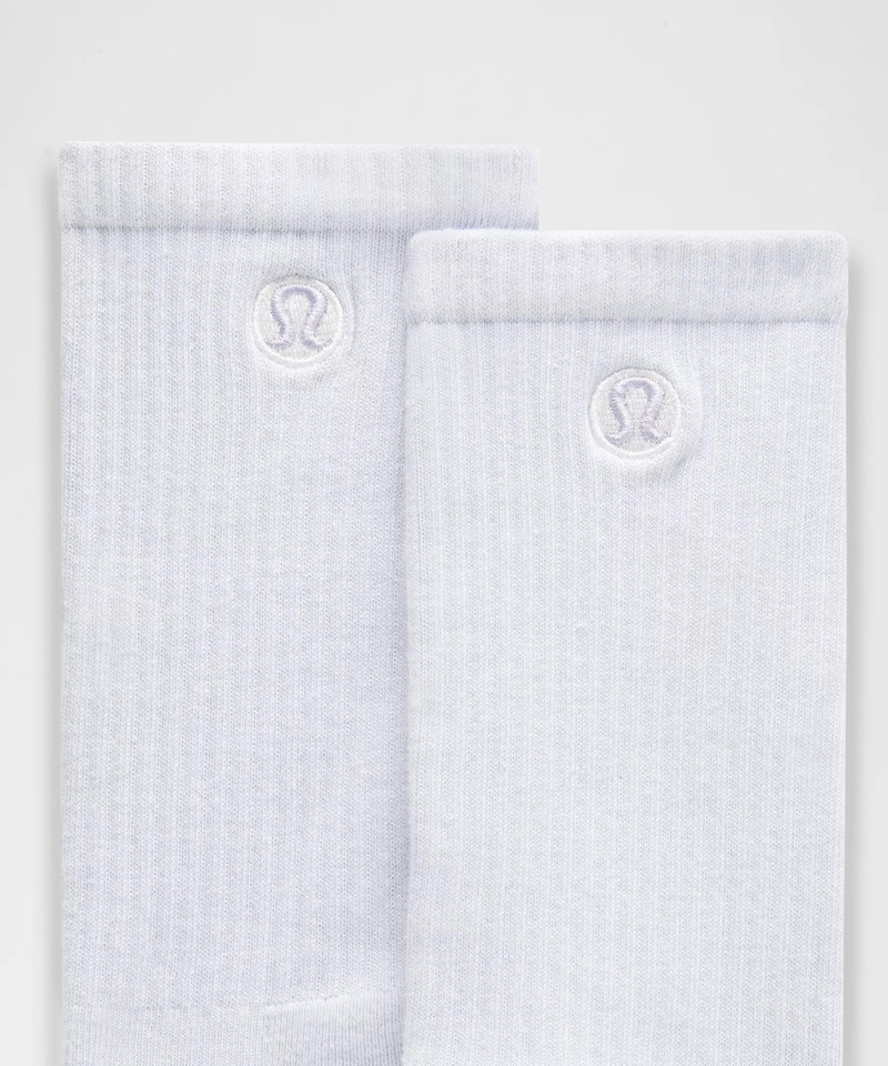 lululemon Unisex Daily Essential Crew Socks outlook