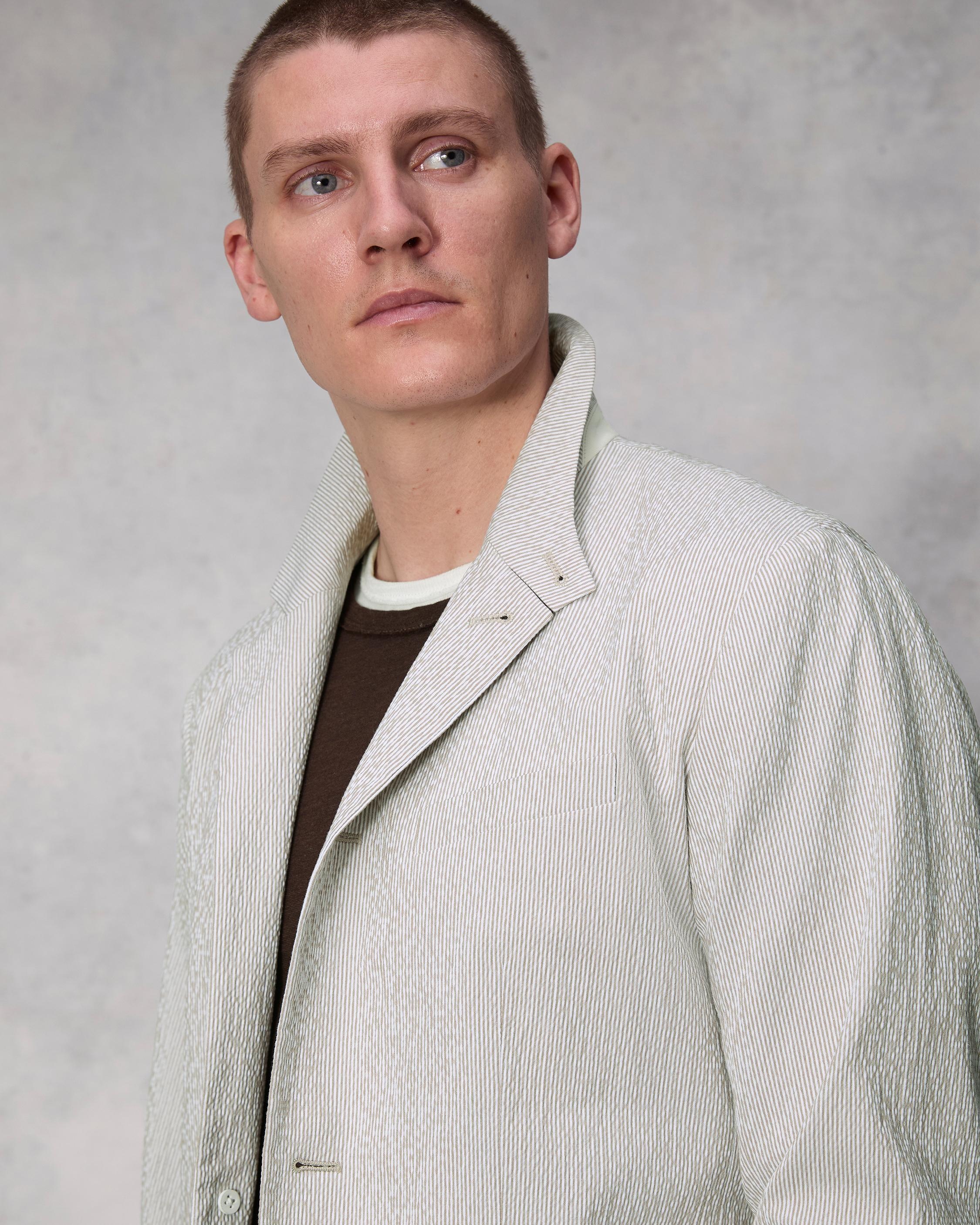 Linden Stripe Seersucker Blazer
Tailored Fit - 6