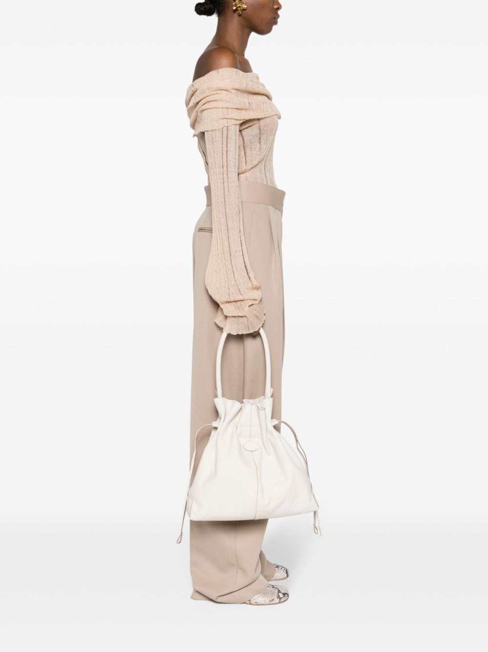 logo-appliquÃ© leather bucket bag - 3