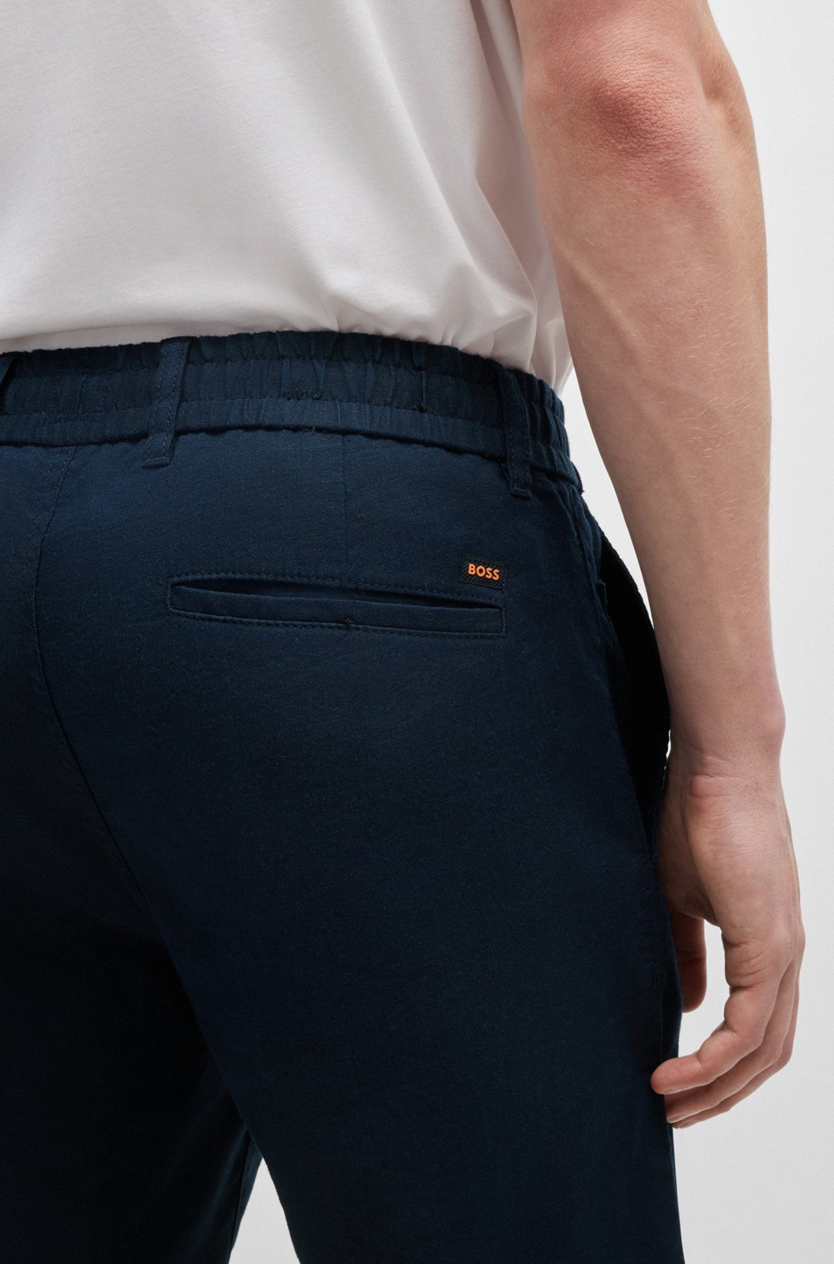 TAPERED-FIT SHORTS IN A LINEN BLEND - 5