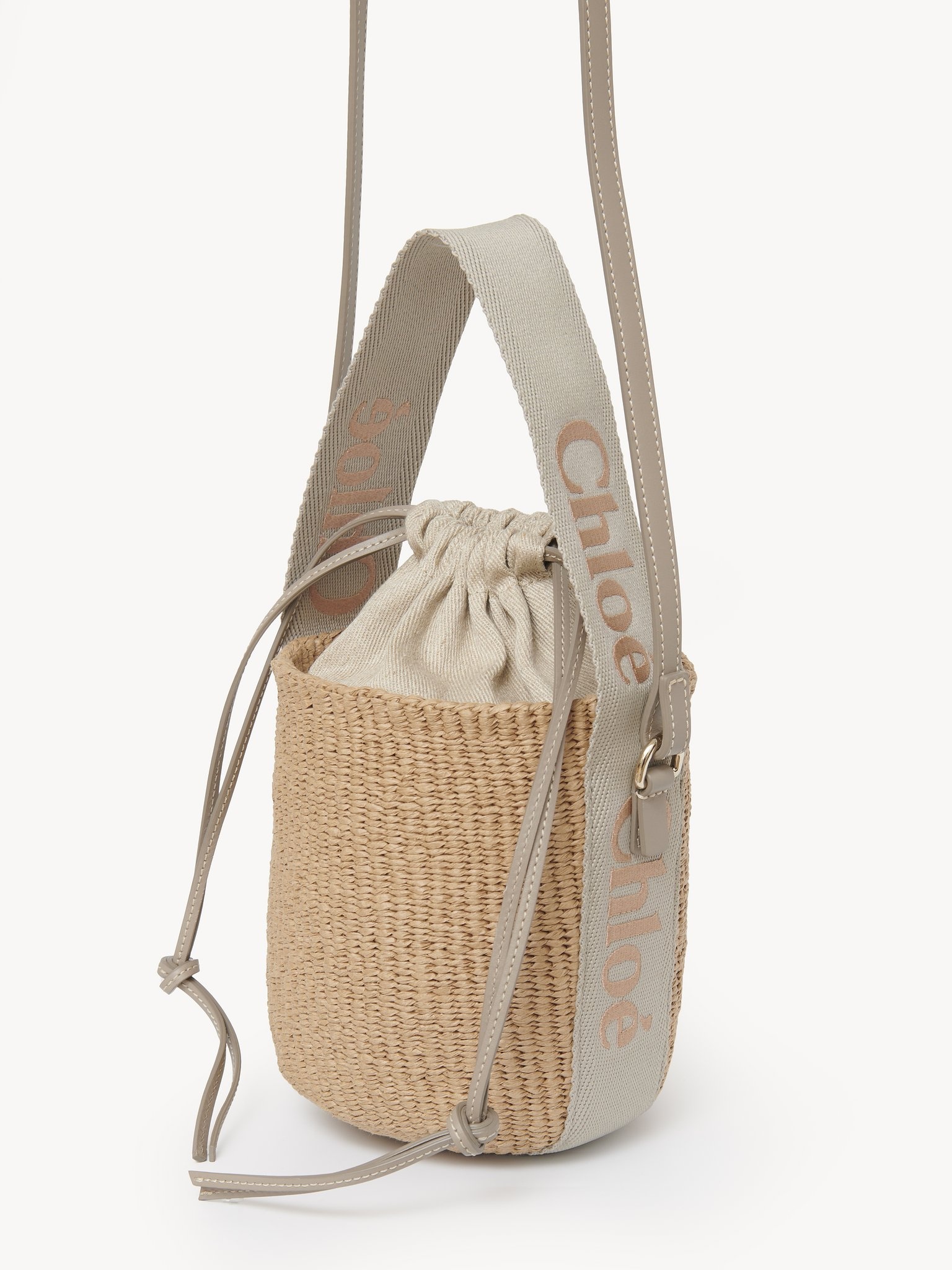 SMALL WOODY BASKET IN NATURAL FIBERS - 2