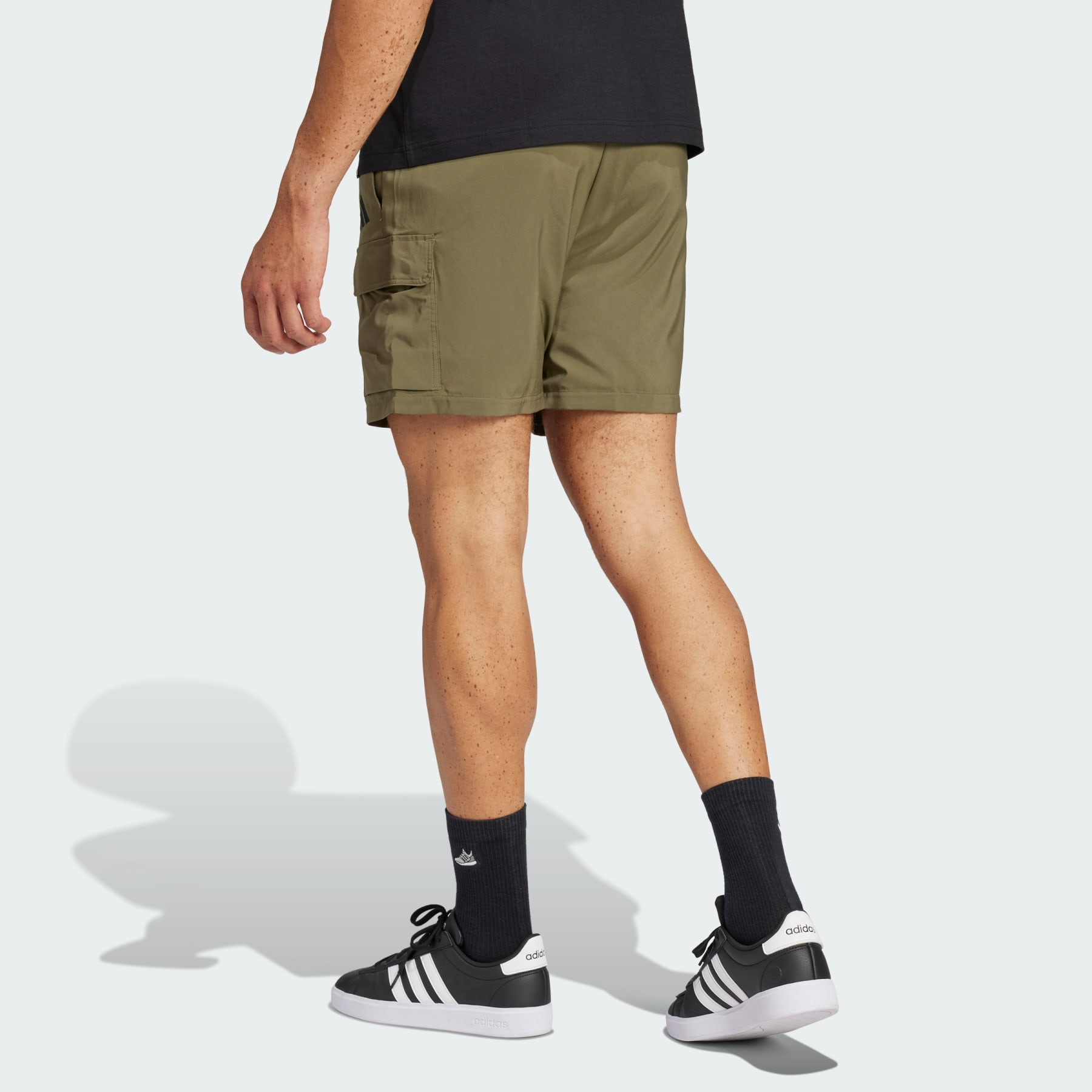 Essentials Small Logo Cargo Chelsea Shorts - 3