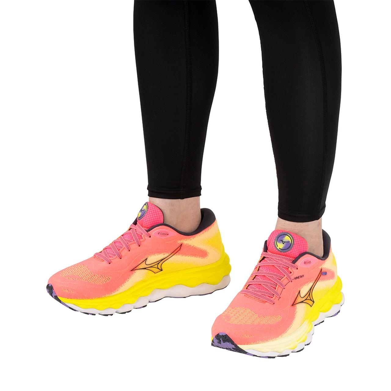 Women's Wave Sky 7 Running Shoe - 10