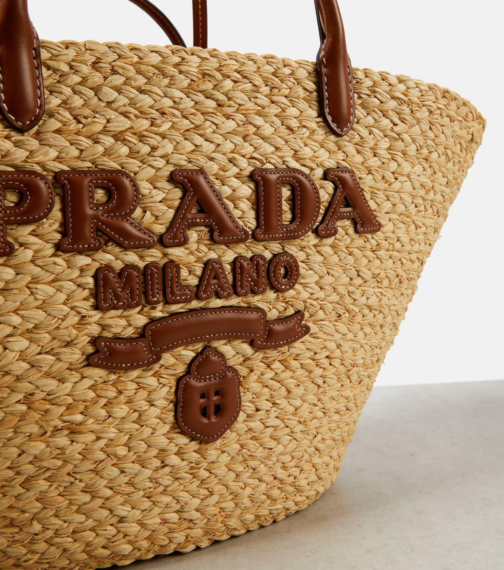 Logo leather-trimmed raffia basket bag - 6