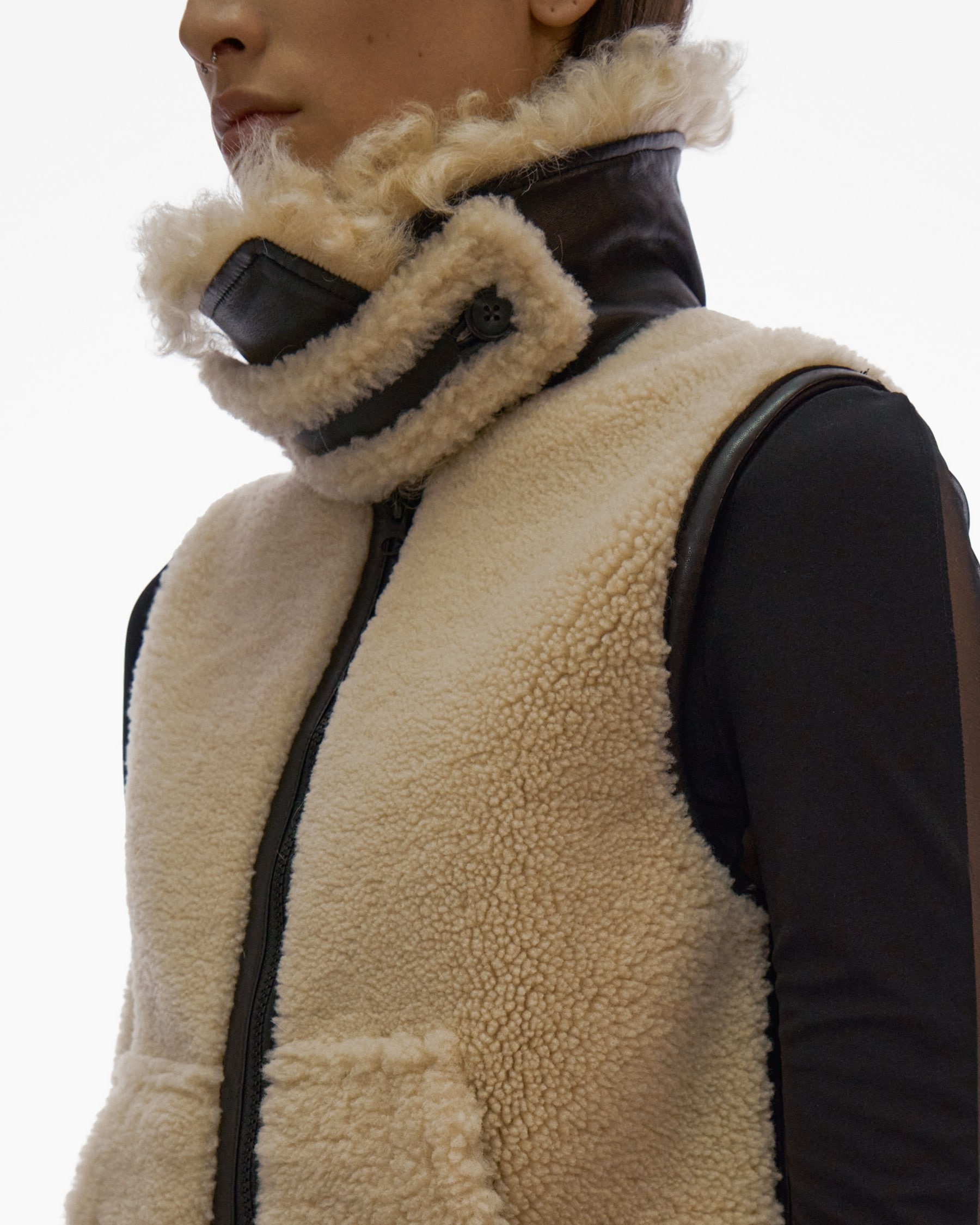 REVERSIBLE SHEARLING VEST - 6