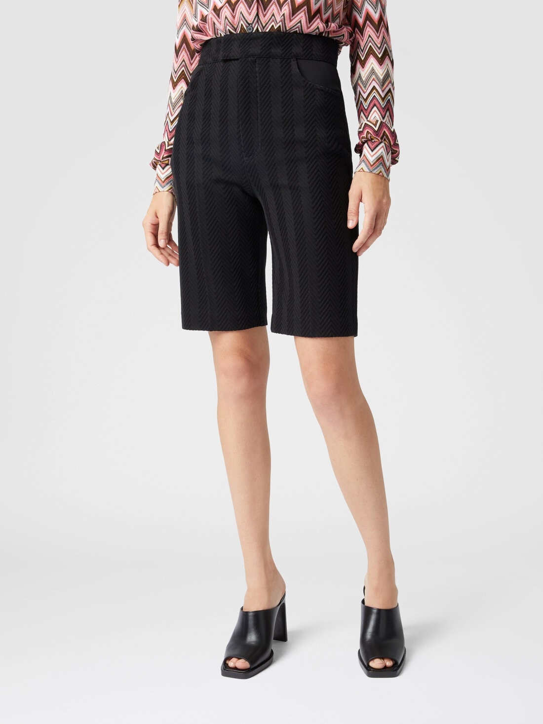 Tone-on-tone zigzag cotton and viscose Bermuda shorts - 4