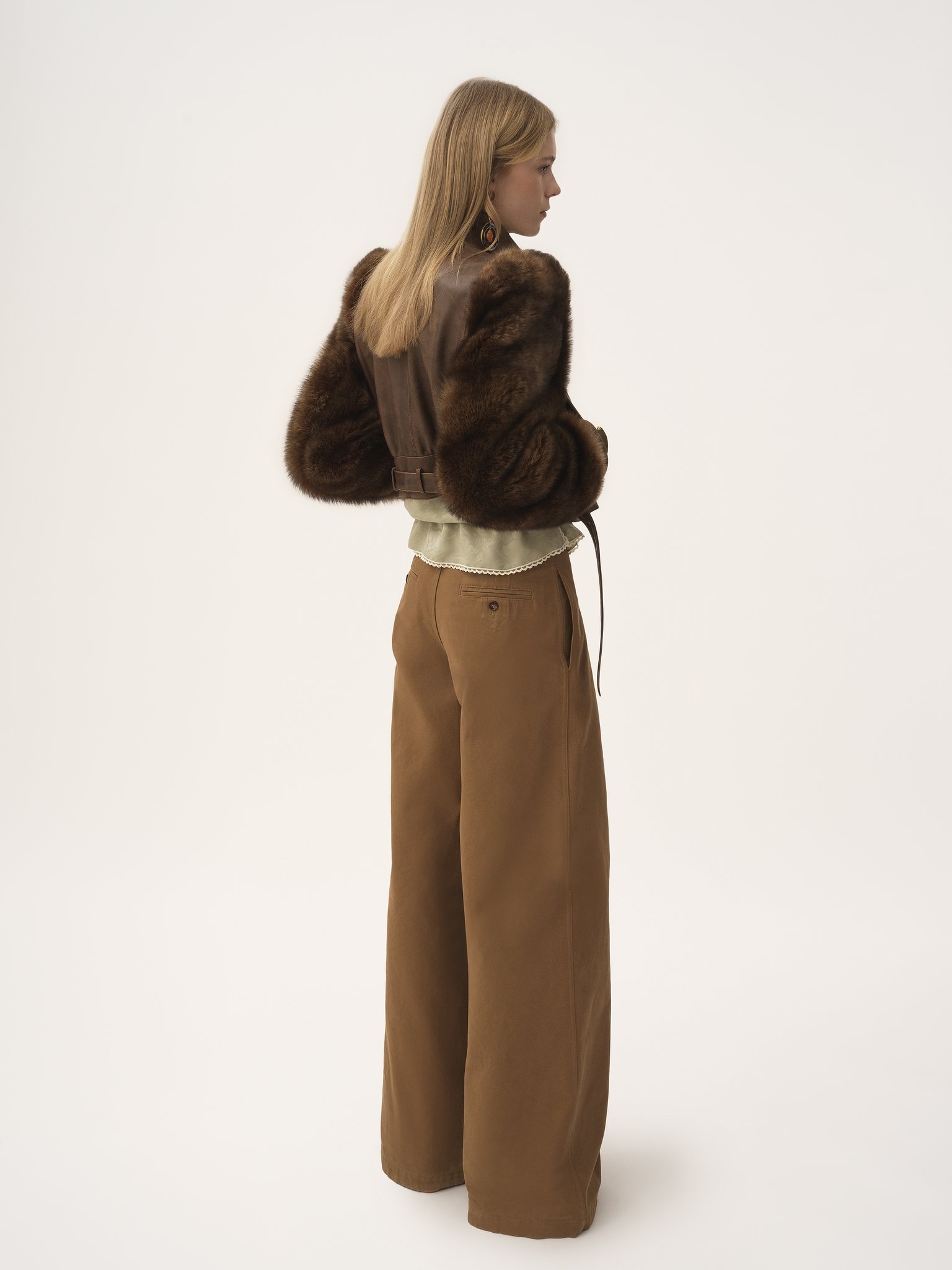 HIGH-NECK SHORT JACKET IN LEATHER - 6
