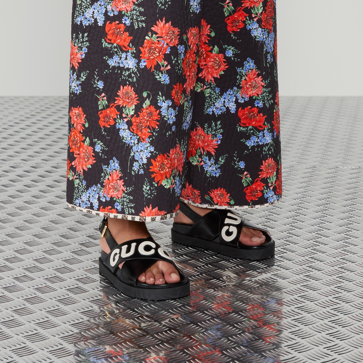 Women's Gucci sandal - 3