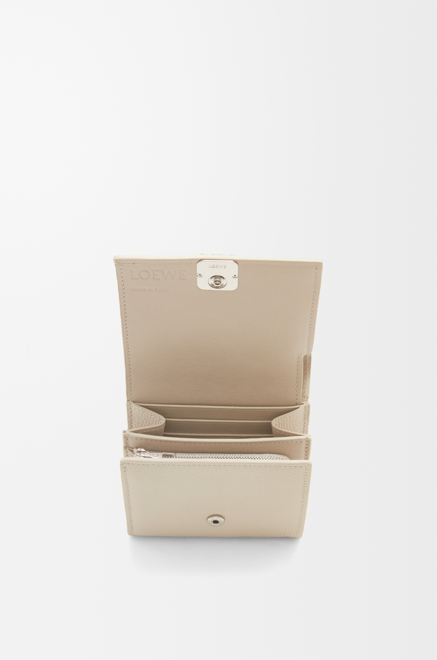Anagram compact flap wallet in pebble grain calfskin - 4