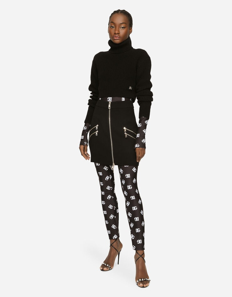 Short wool skirt with zipper 1