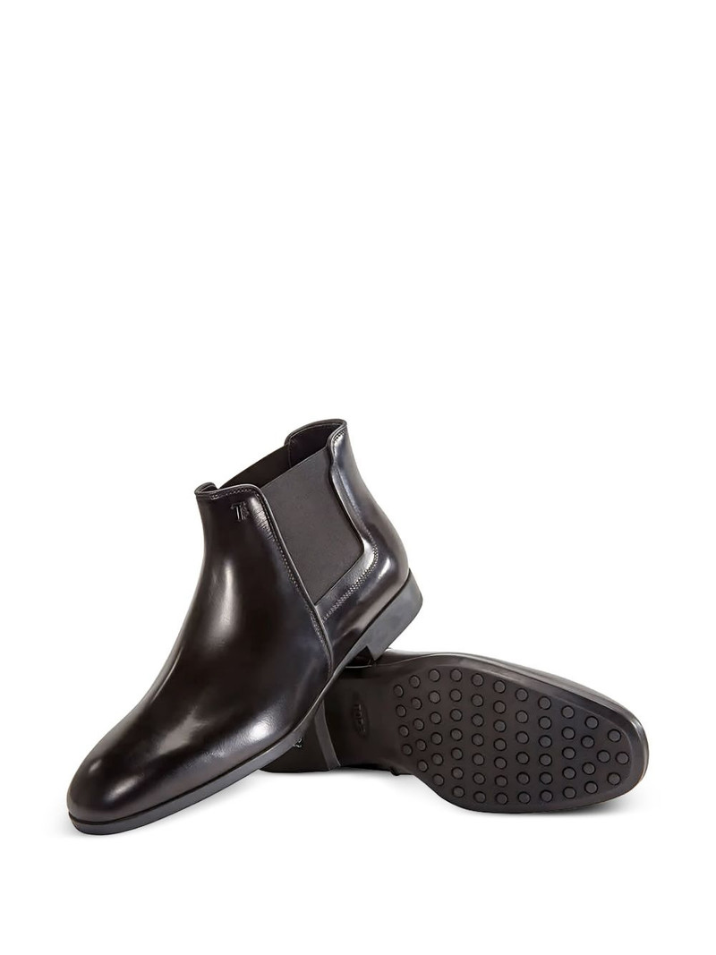 Tod's Tronchetto Chelsea boots outlook