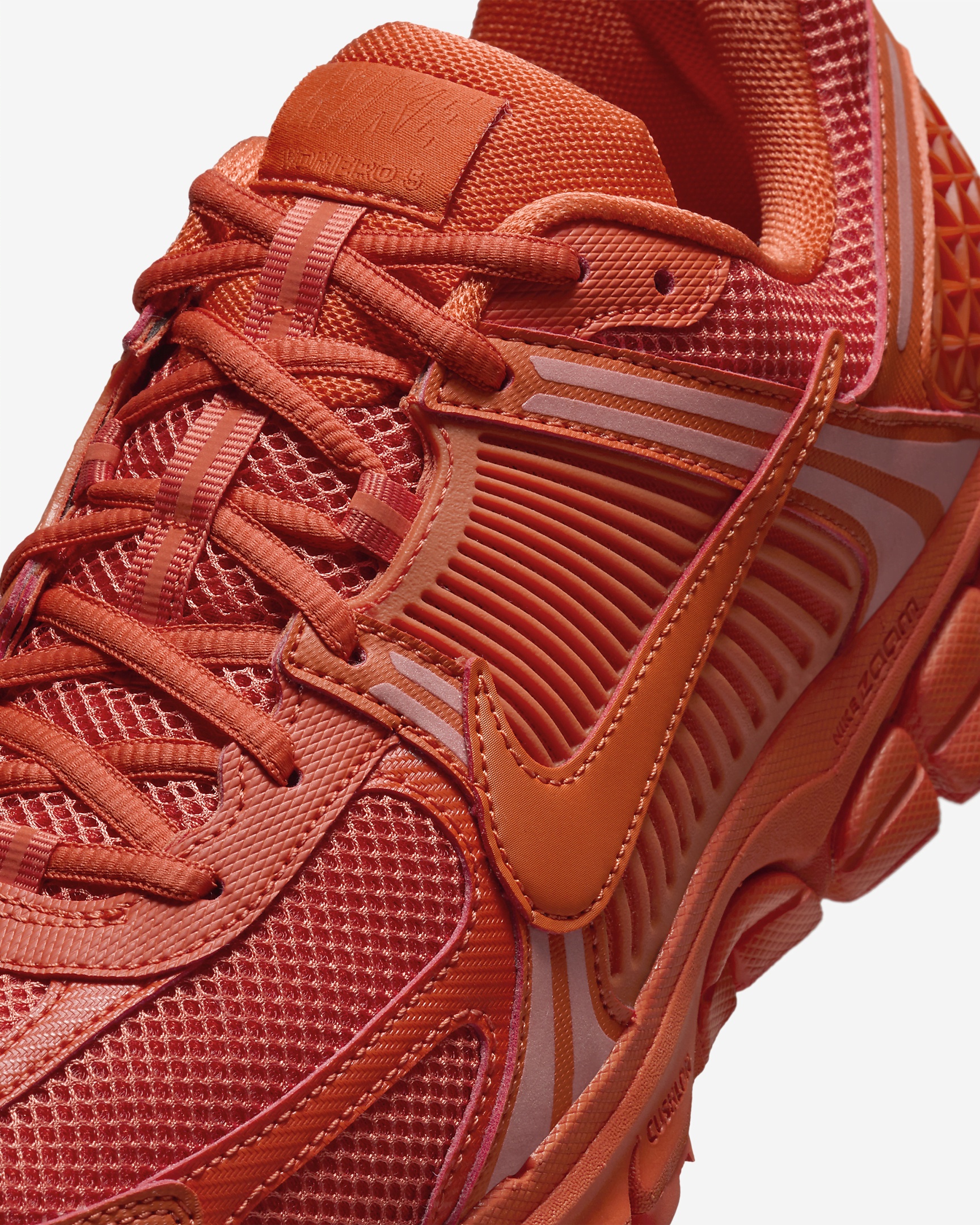 Nike Men's Zoom Vomero 5 Shoes - 7