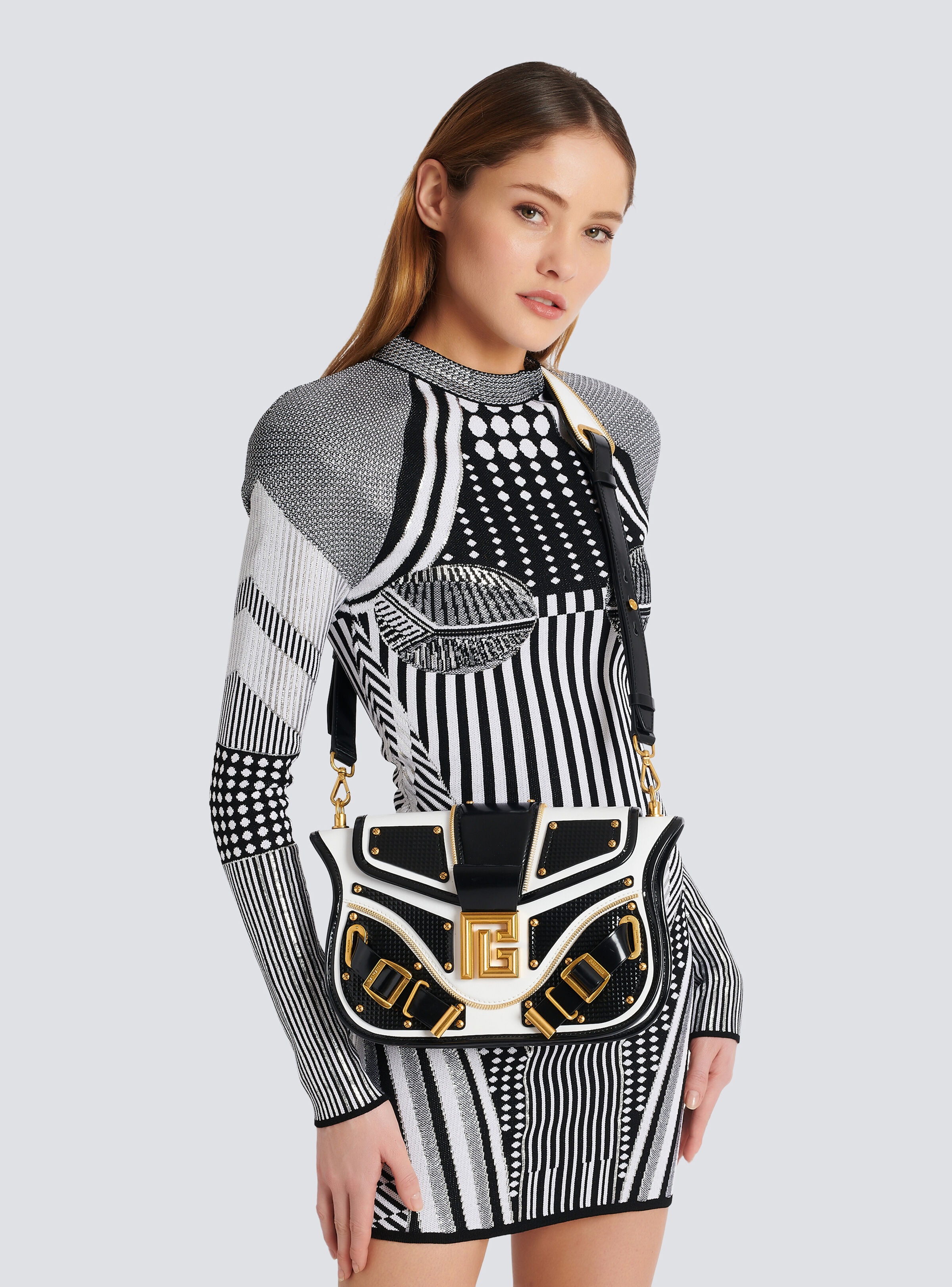 Blaze bag in smooth two-tone leather - 8