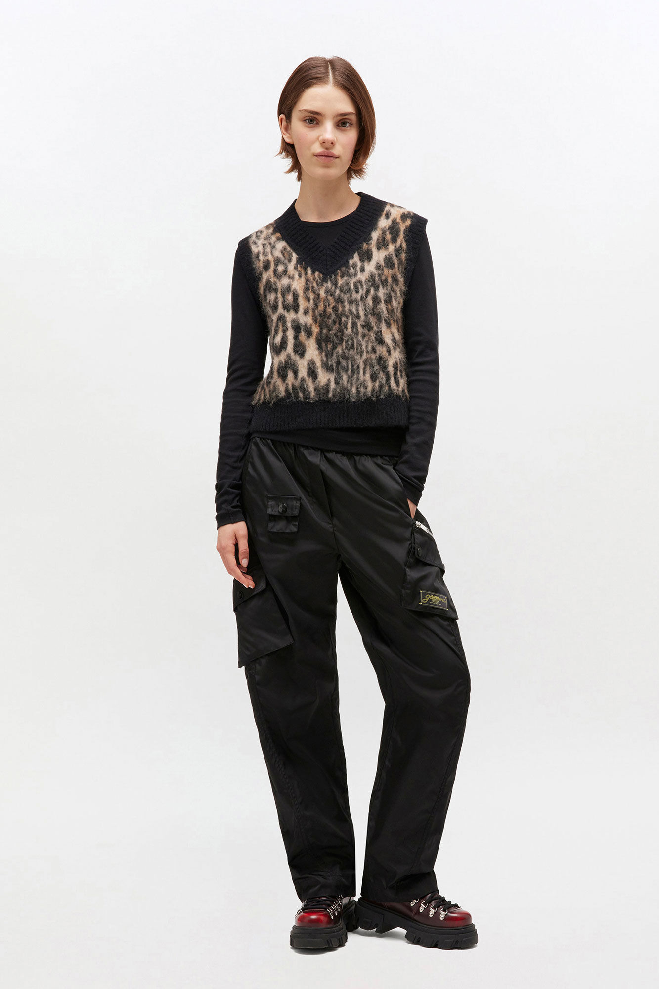 LEOPARD V-NECK VEST - 3