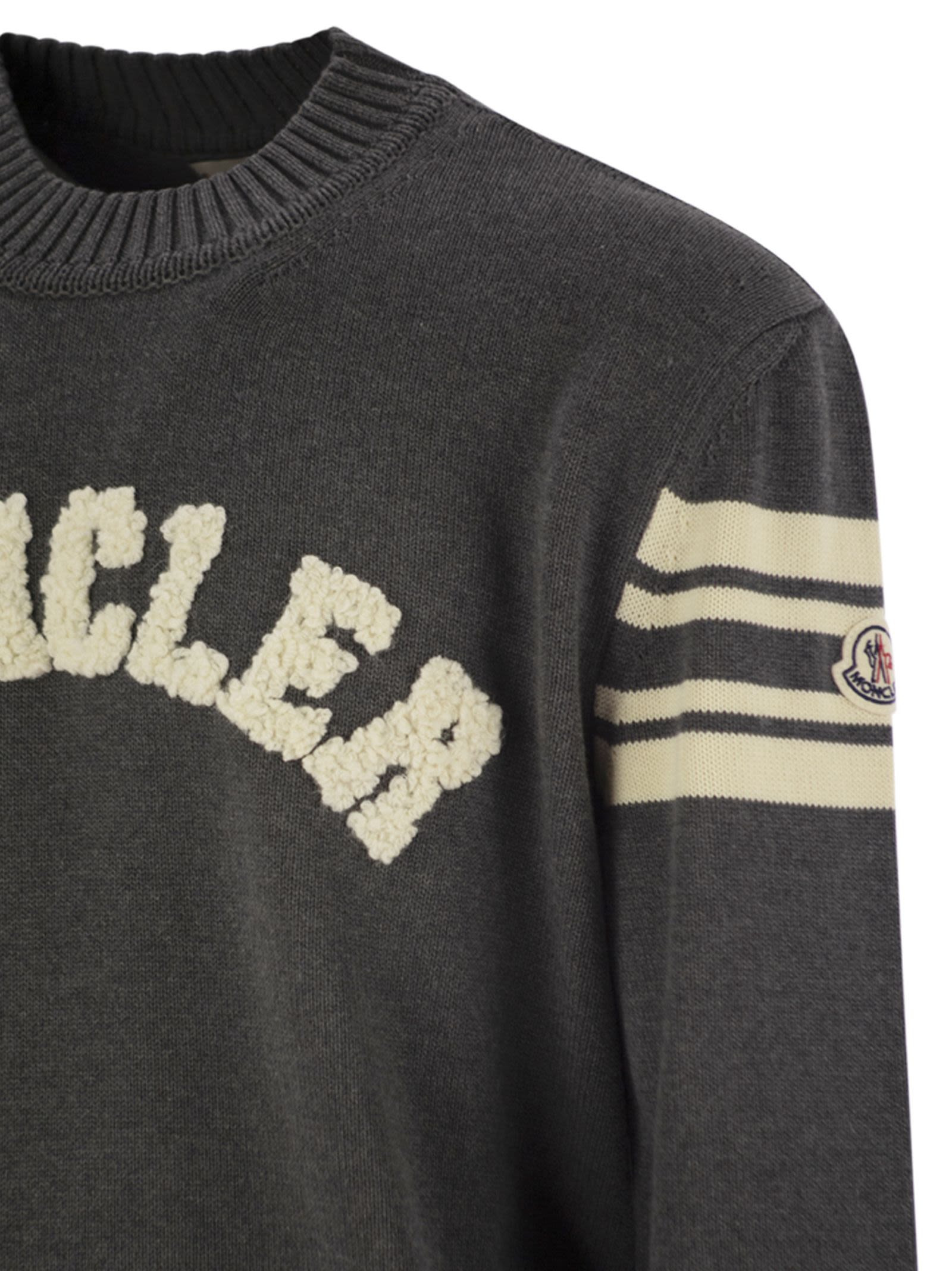 Moncler Men Wool Jumper With Embroidered Monogram - 4