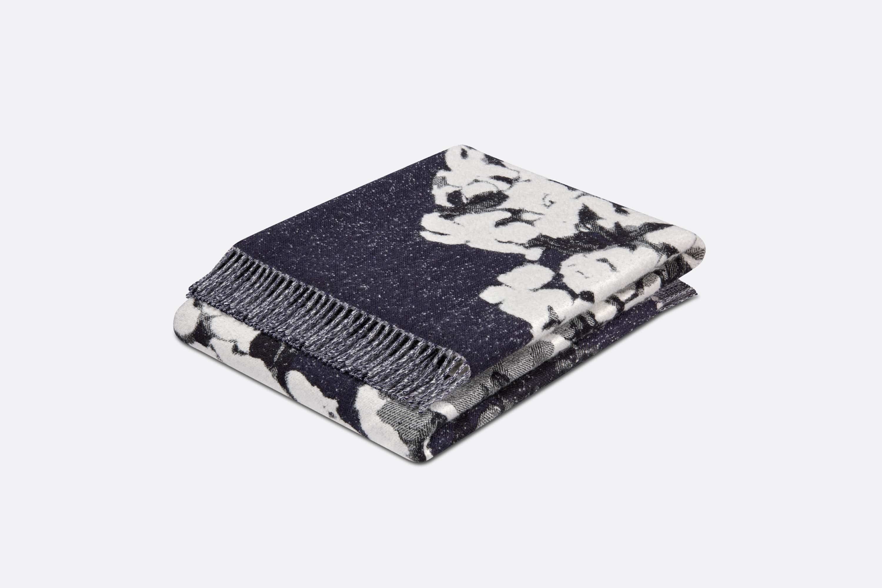 DIOR TEARS Blanket - 5