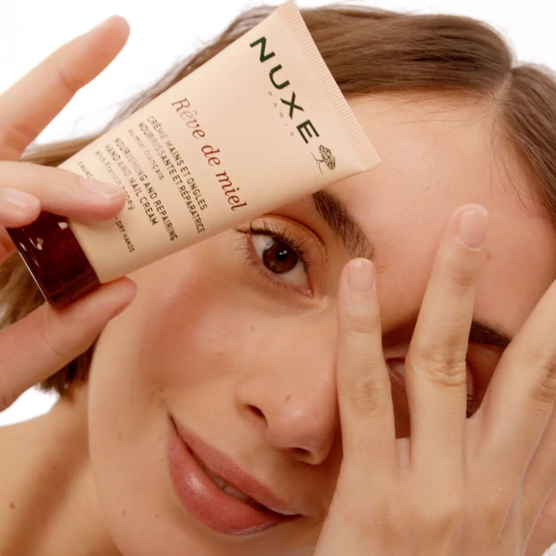 Nourishing and repairing hand and nail cream 3