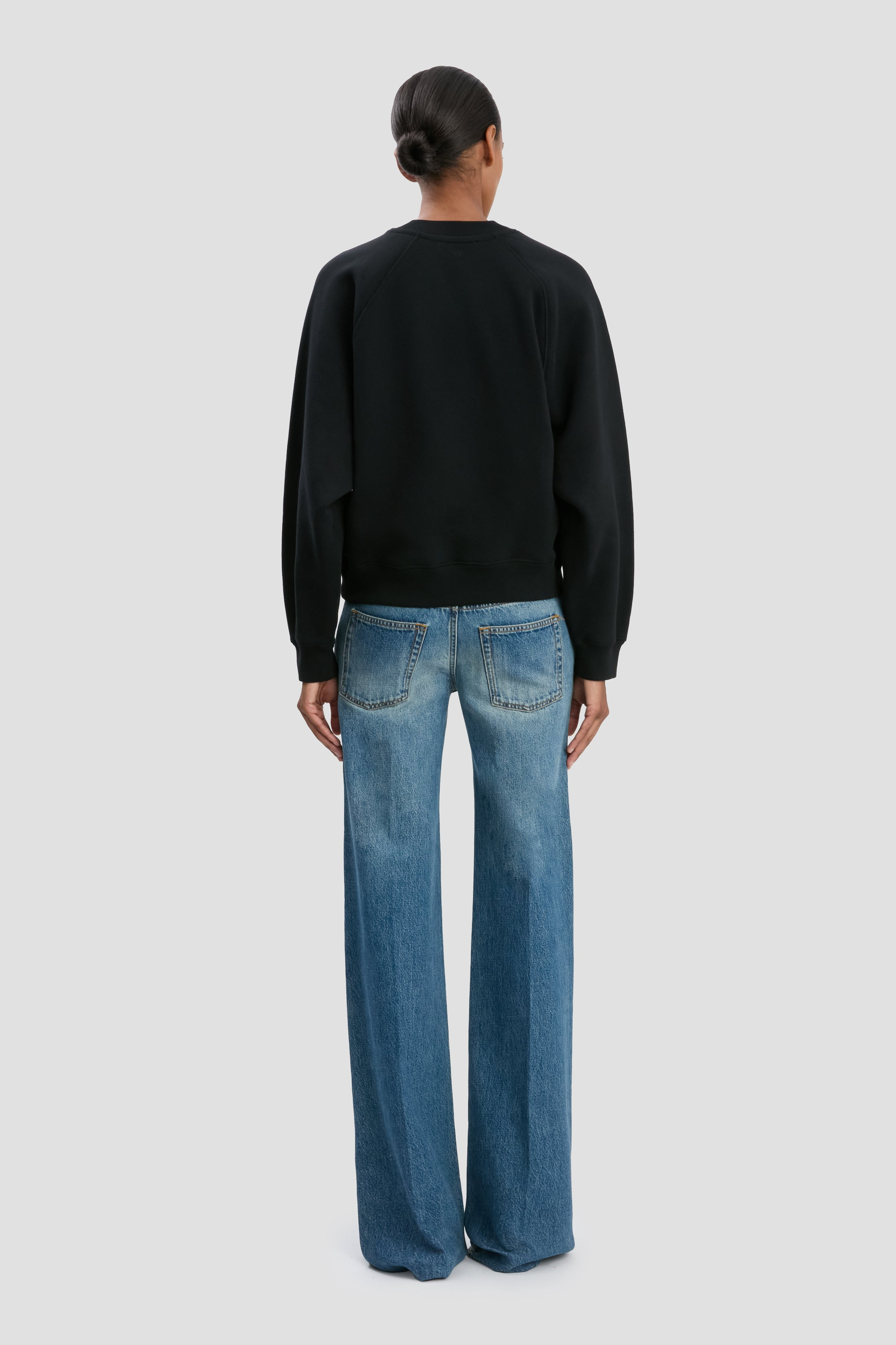 Crew Neck Raglan Sweatshirt In Black - 5