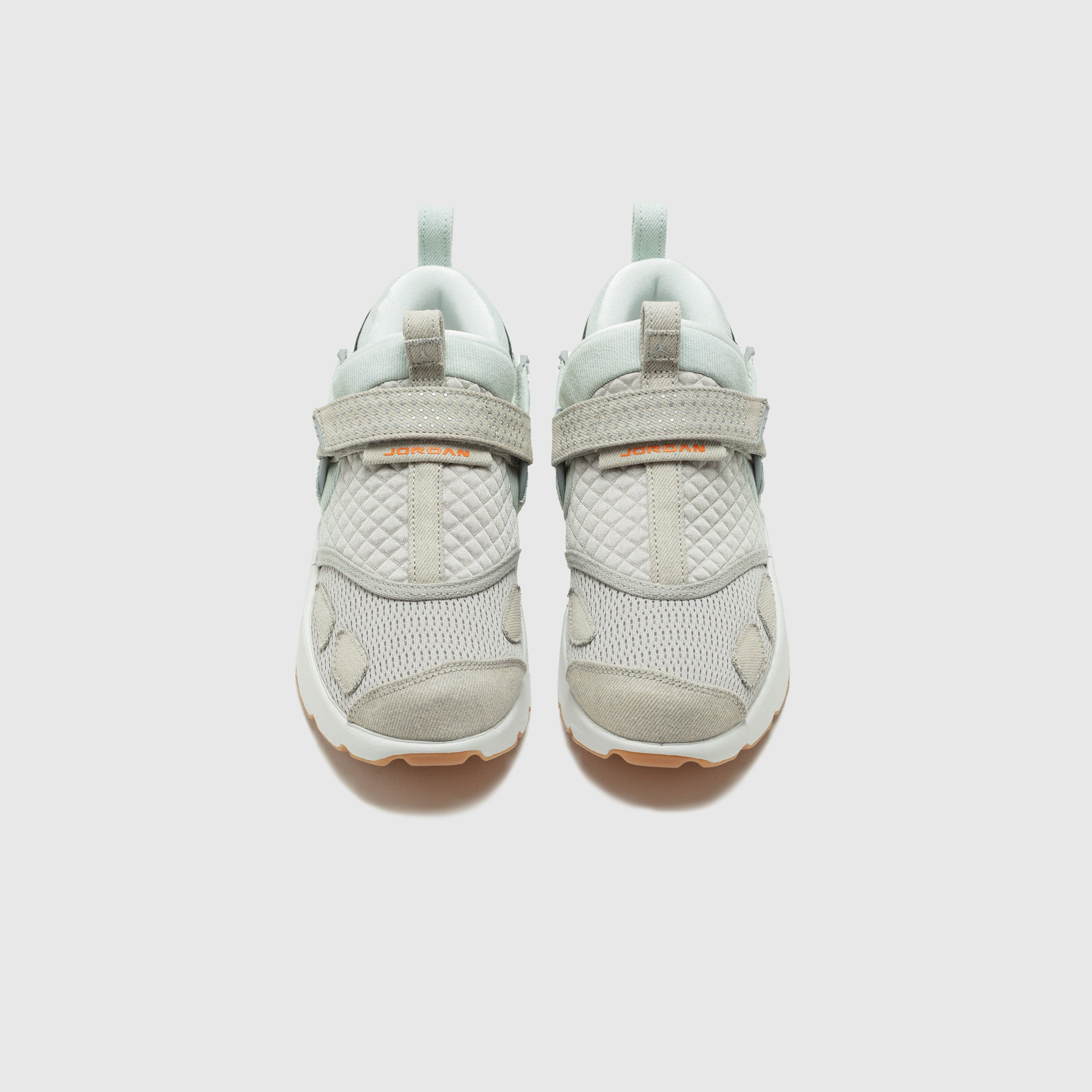 WMNS JORDAN TRUNNER LX "CORDUROY" - 3