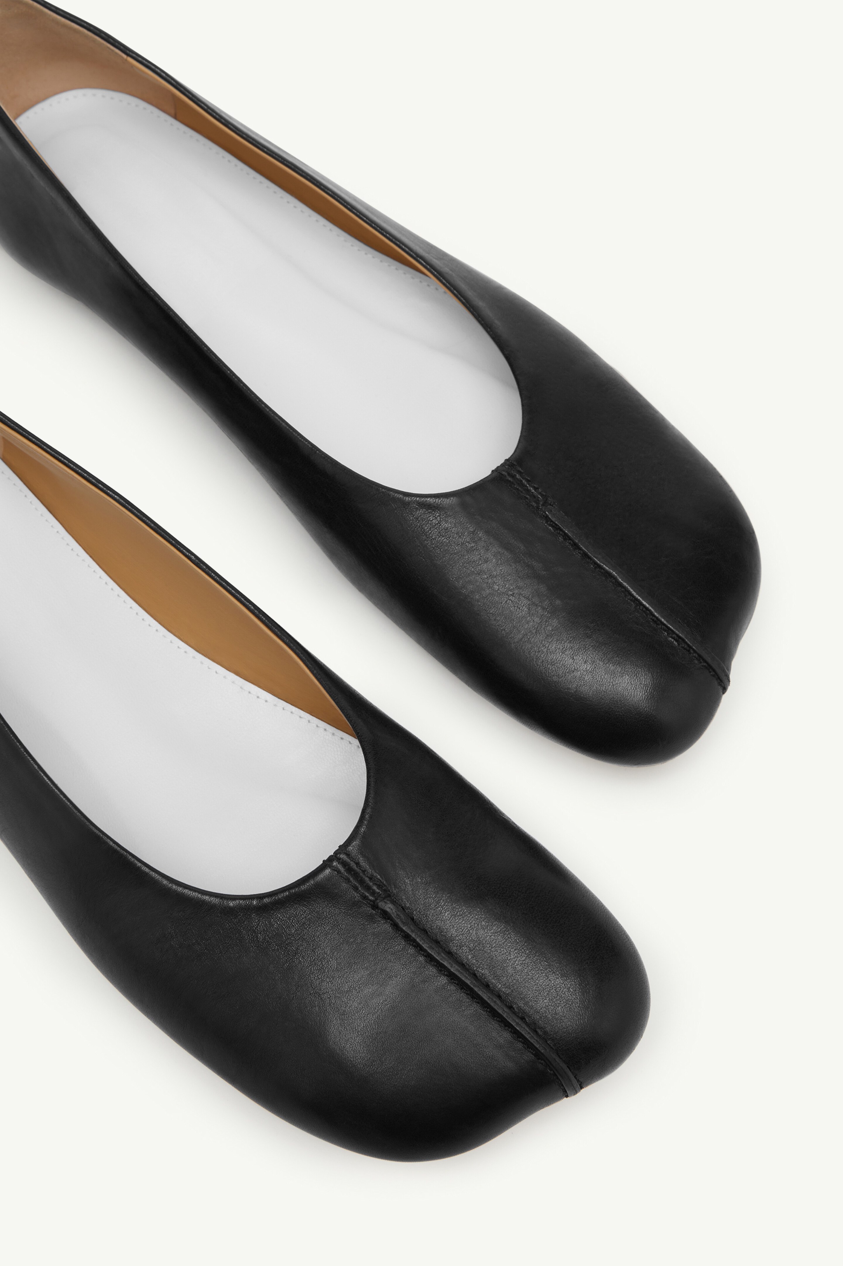 MM6 Maison Margiela Dancers | macondo | REVERSIBLE