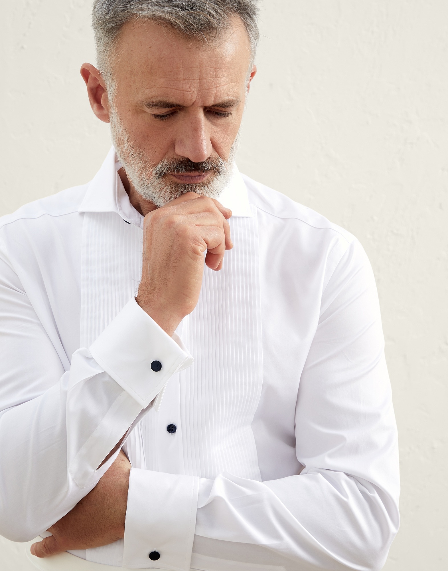 Giza cotton twill slim fit tuxedo shirt with pleated bib, spread collar and French cuffs - 3