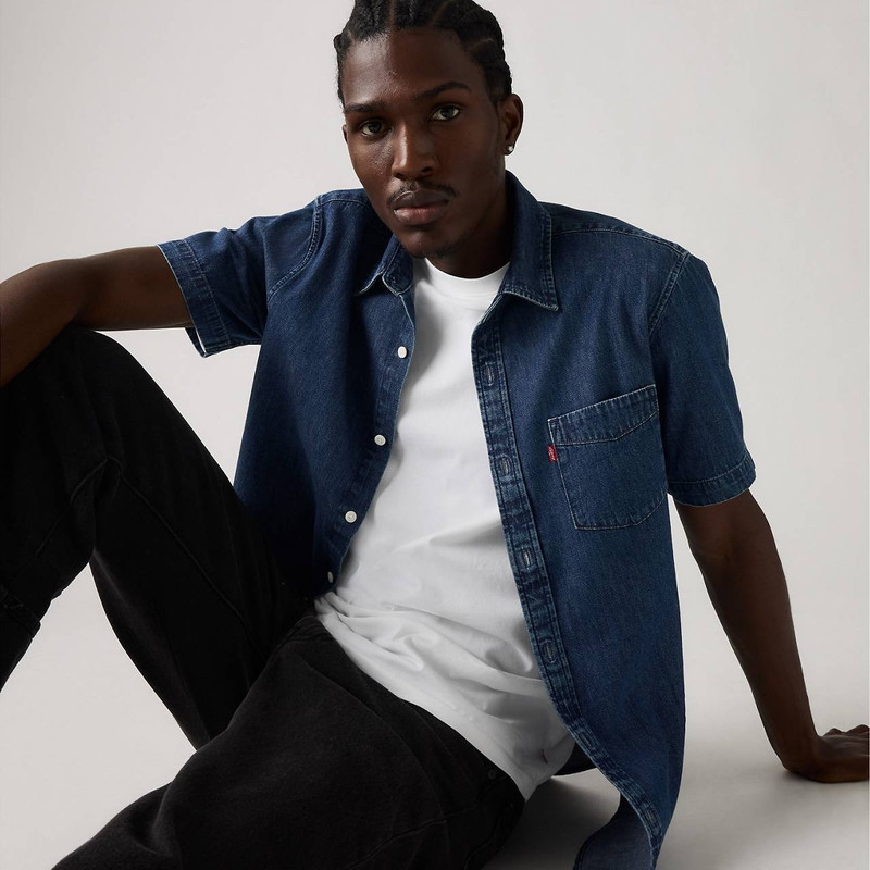 Levi's SHORT-SLEEVE CLASSIC STANDARD FIT SHIRT outlook
