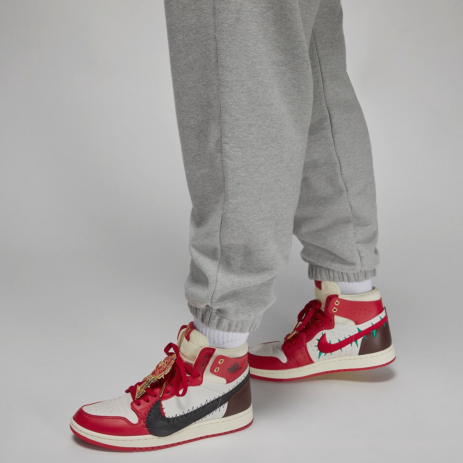 (WMNS) Air Jordan x Teyana Taylor Sweatpants 'Grey' FB2625-063 - 4