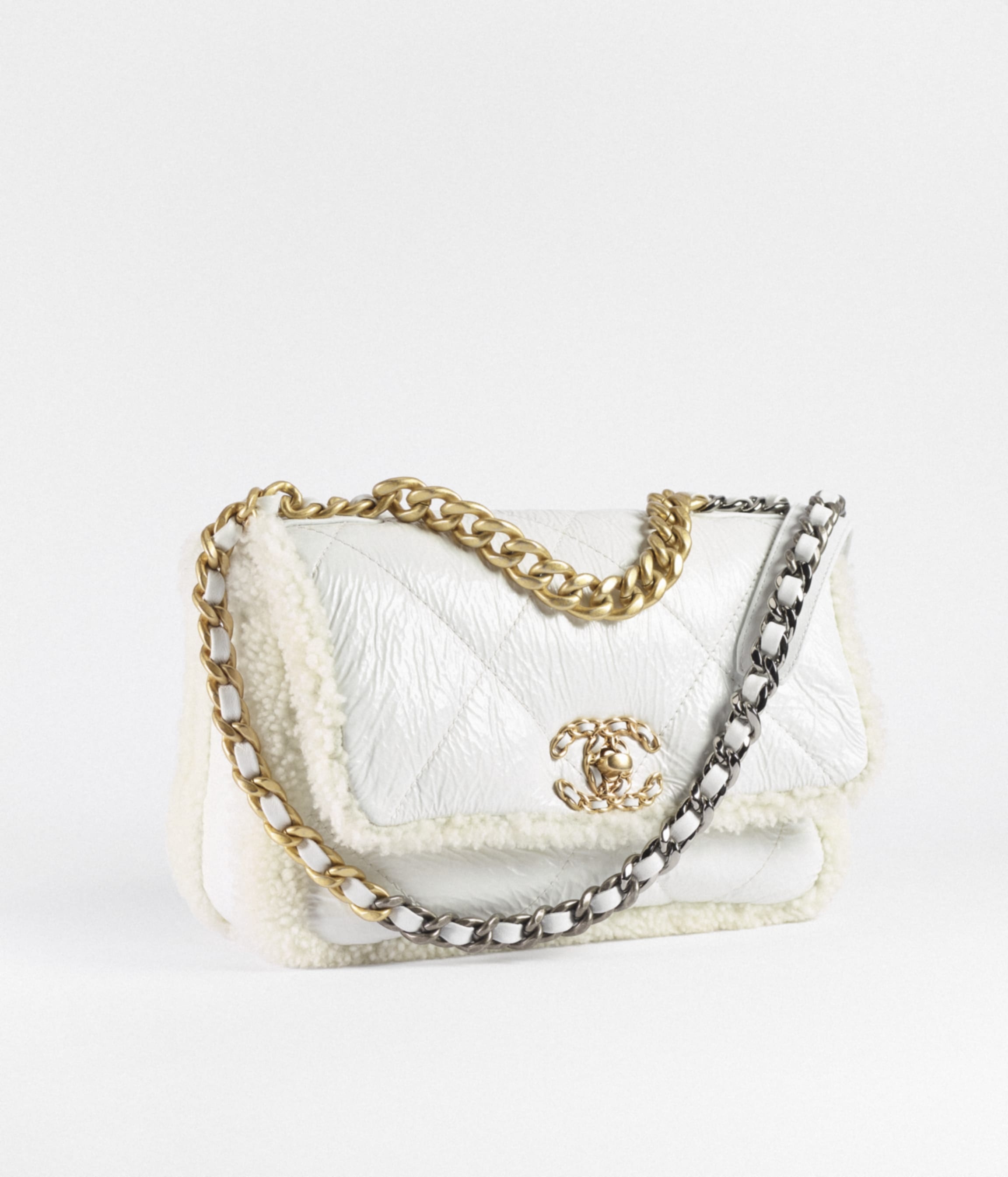 CHANEL 19 Handbag - 1