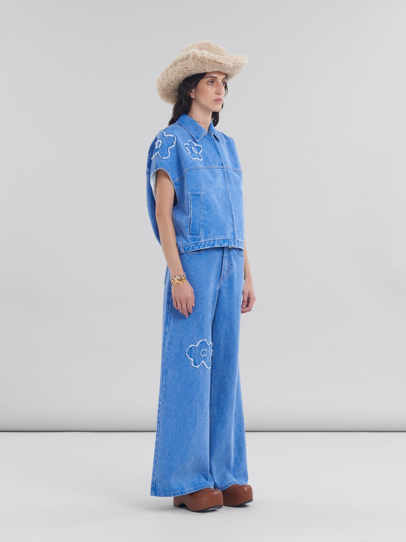 LIGHT BLUE DENIM WIDE LEG JEANS WITH PATCH DETAIL - 5