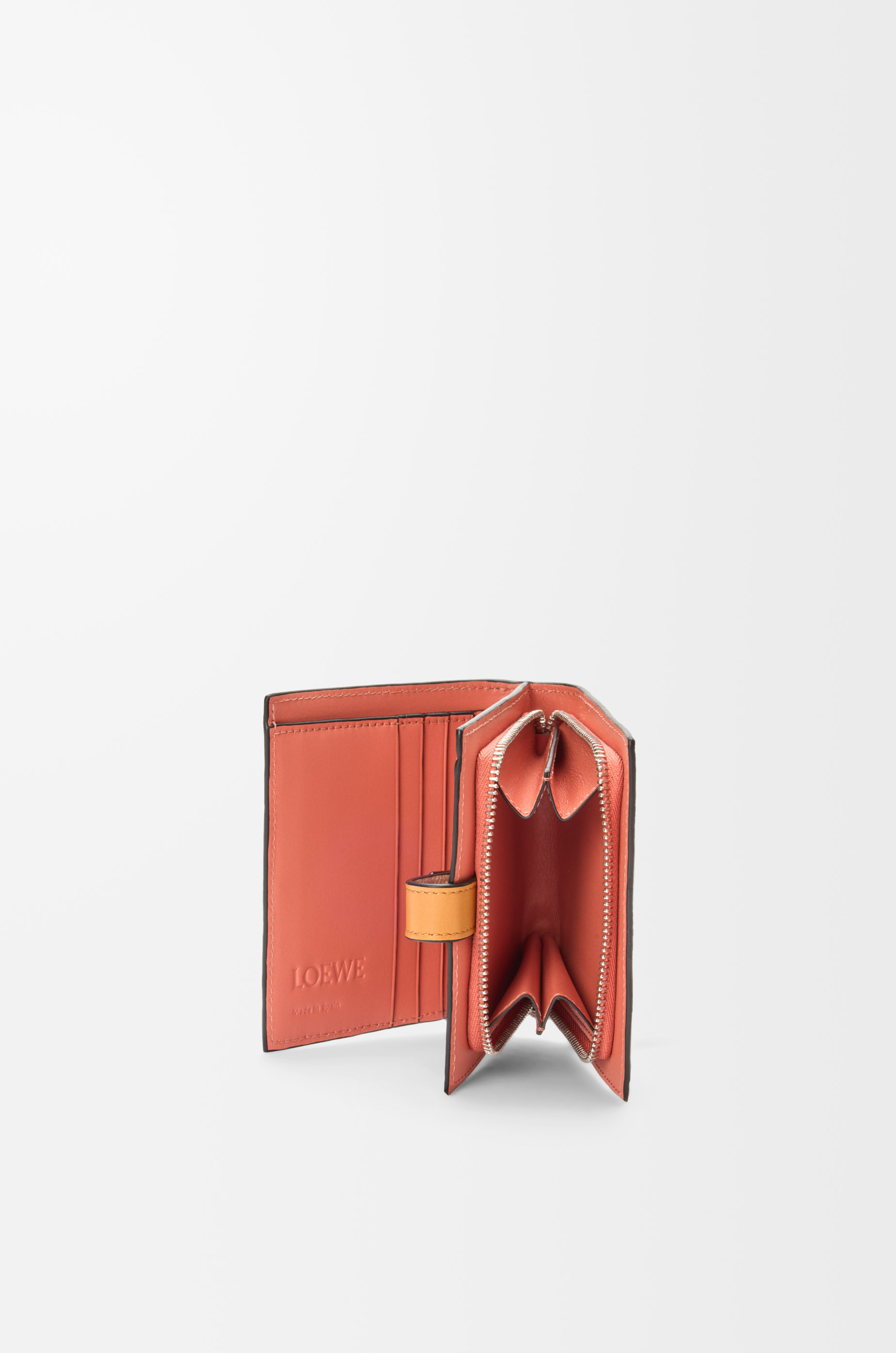 Compact zip wallet in soft grained calfskin - 3