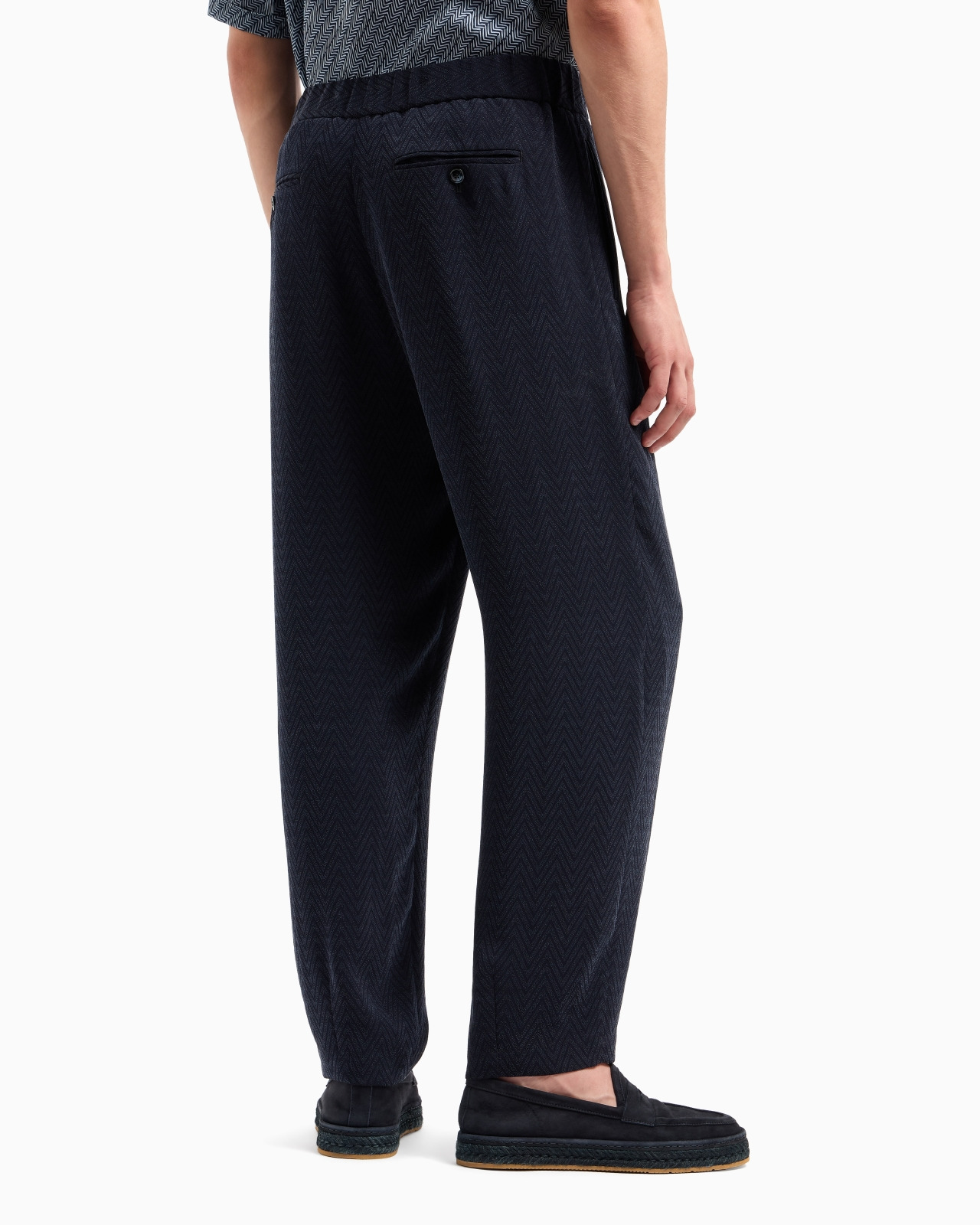 SINGLE-PLEAT TROUSERS IN A CHEVRON CUPRO AND VISCOSE - 3