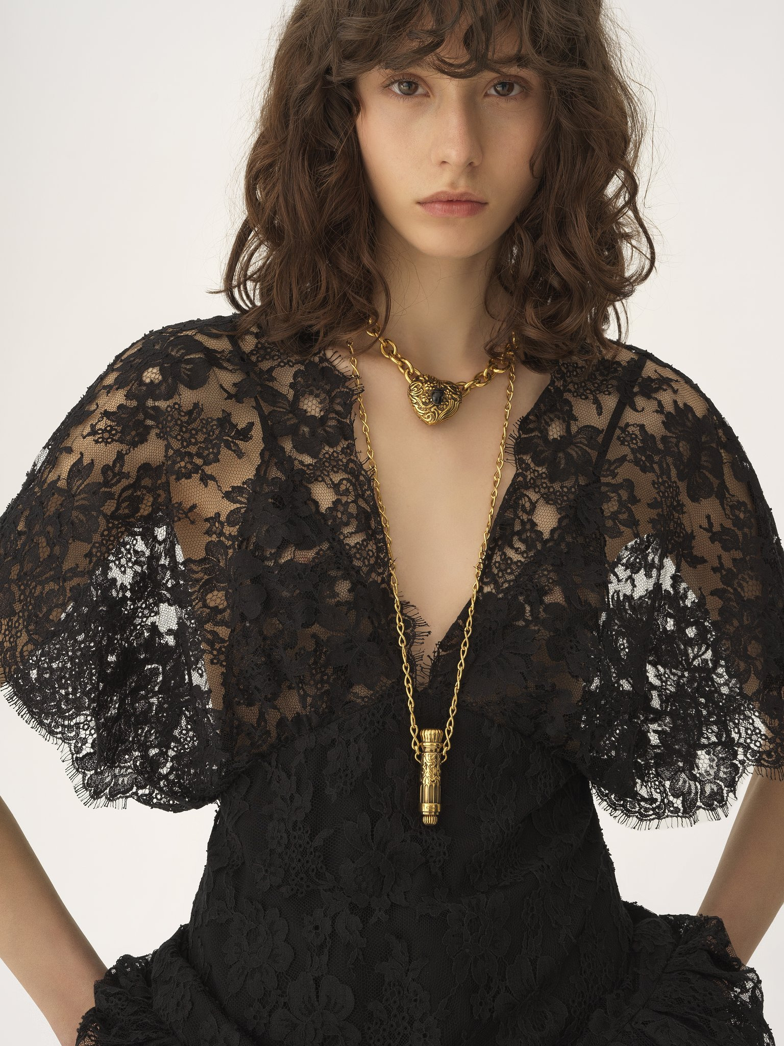 FITTED RUFFLE TOP IN LACE - 6