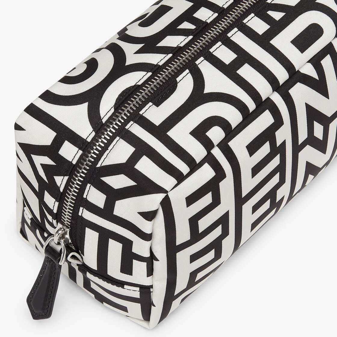Small toiletry case with large inside compartment and zip fastening. Made of nylon printed with the  - 4