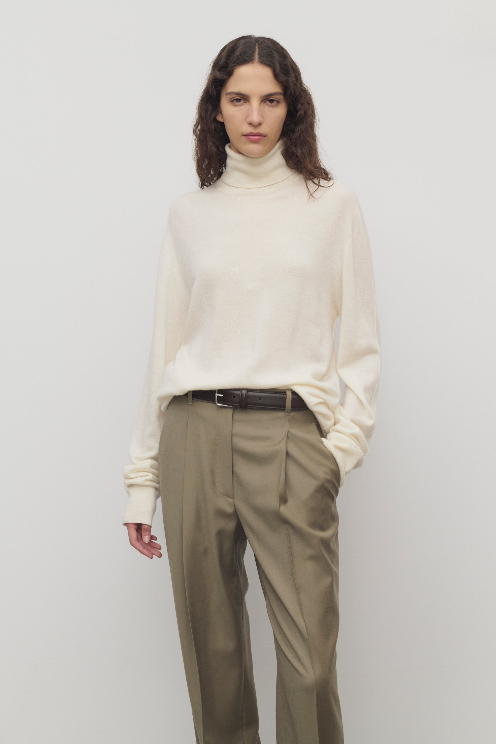 Lizzy Turtleneck in Cashmere - 3