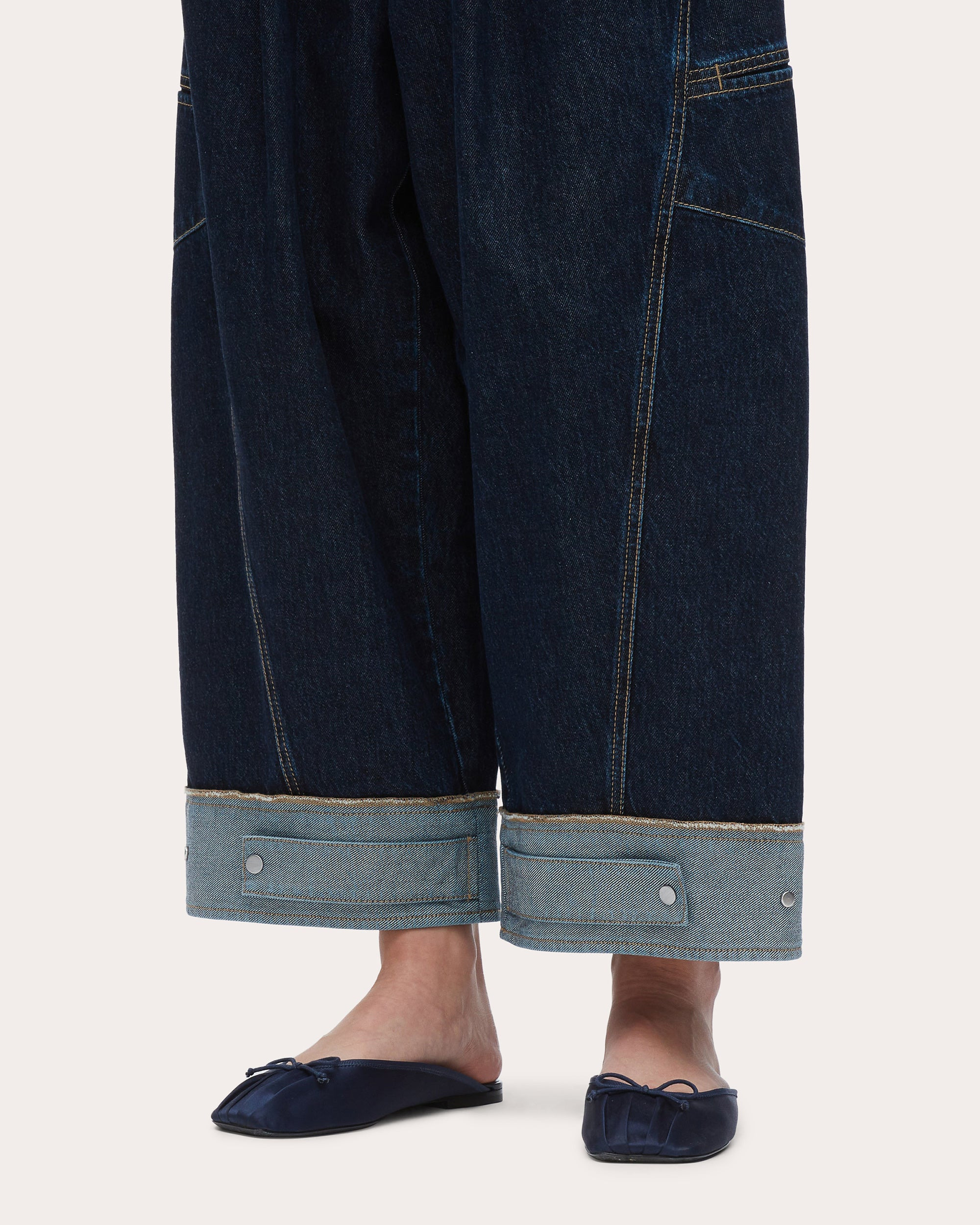 Pleated Curved Wide-Leg Cropped Jeans - 6