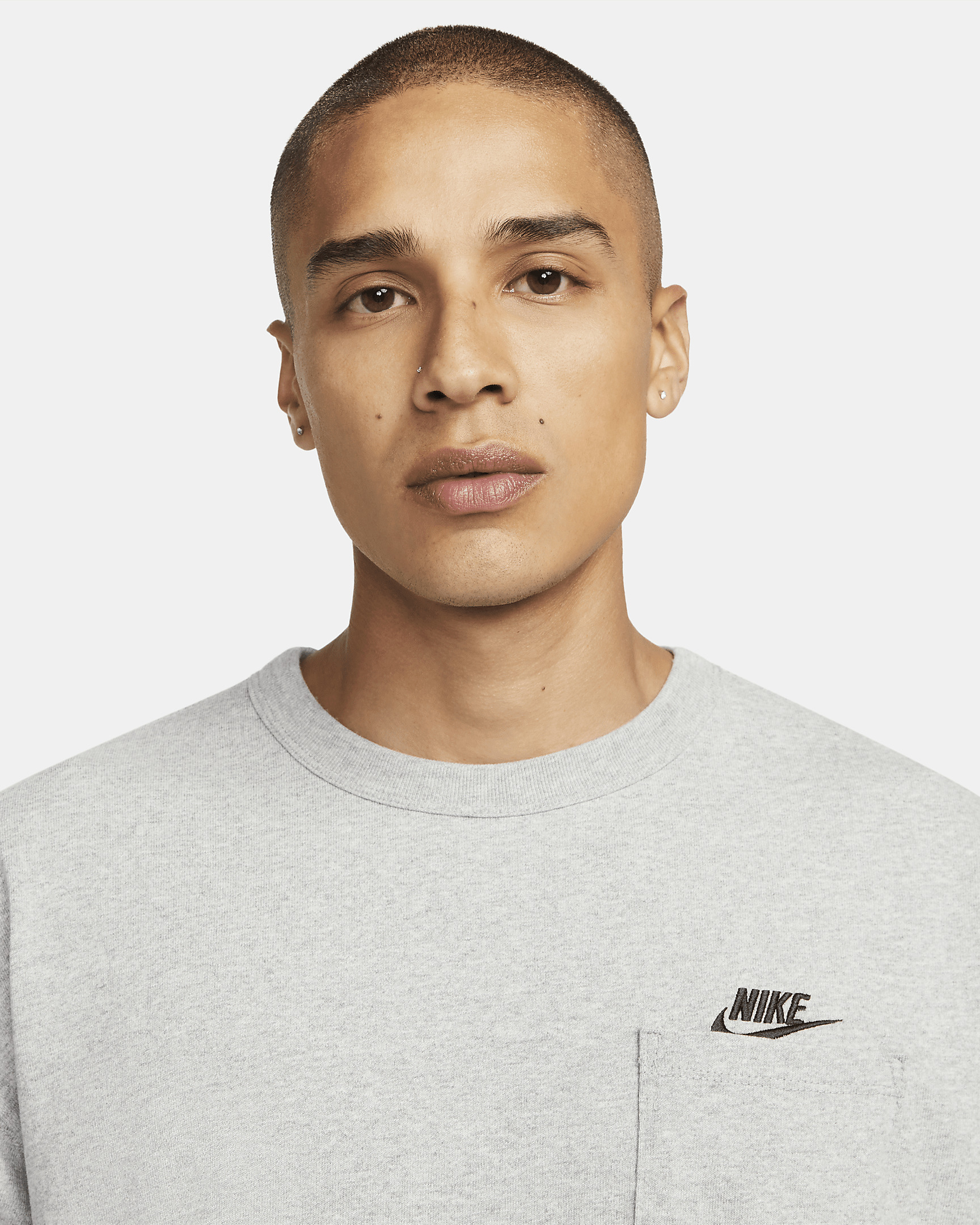 Nike Sportswear Premium Essentials Men's Pocket T-Shirt - 3
